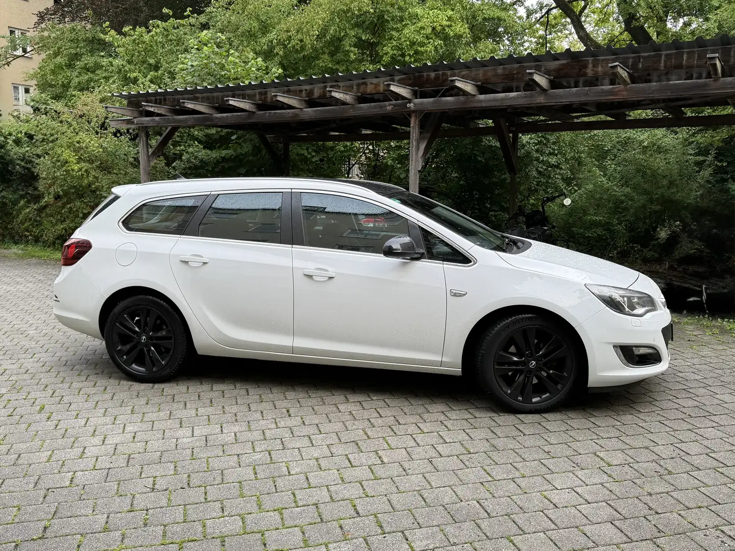 Opel Astra Astra 1.6 CDTI DPF ecoFLEX Sports TourerStart/Stop Weiß - 1