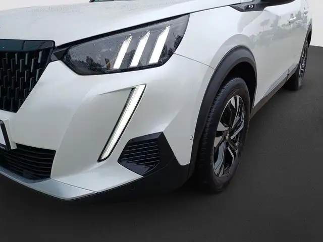 Peugeot 2008 view 9