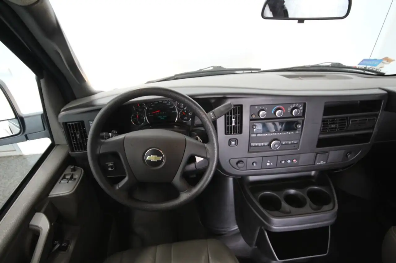 Chevrolet Express 2500 снимка Chevrolet Express 2500