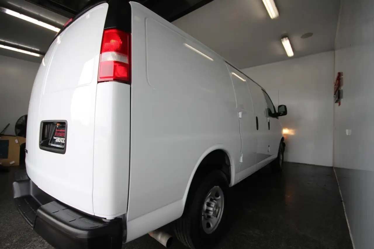 Chevrolet Express 2500 снимка Chevrolet Express 2500