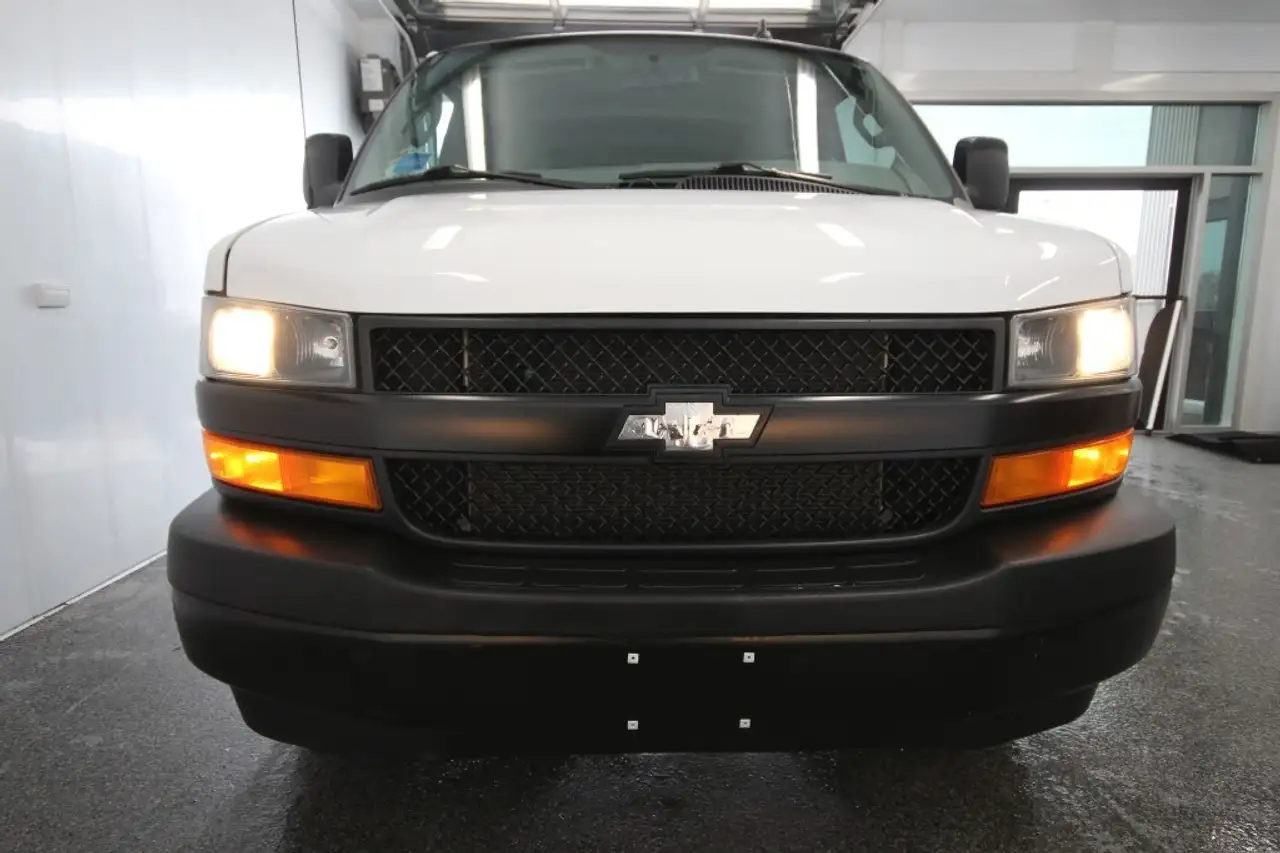 Chevrolet Express 2500 снимка Chevrolet Express 2500