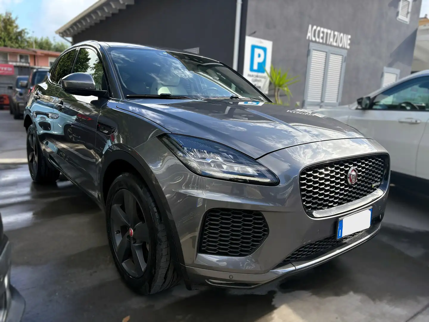 Jaguar E-Pace E-Pace 2.0d R-Dynamic SE awd 180cv *TETTO* Grigio - 1