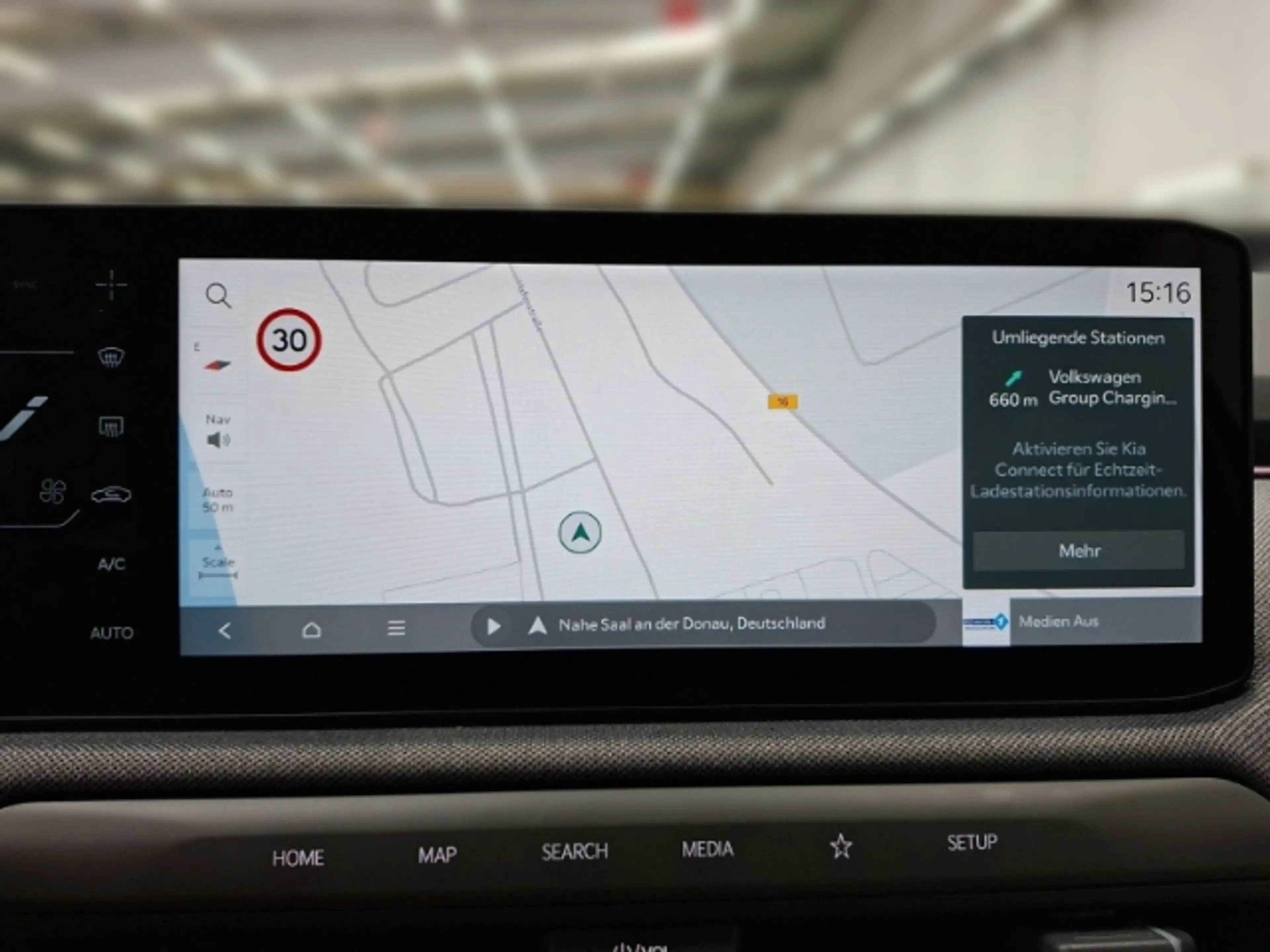 Kia EV3 150 kW Earth NAVI,CARPLAY,SITZHZG,PDC — photo 9