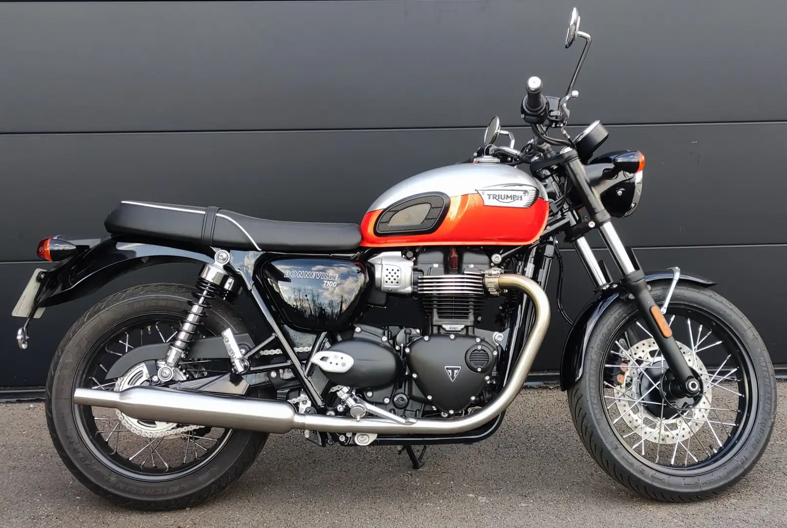 Triumph Bonneville T100 Gris - 2
