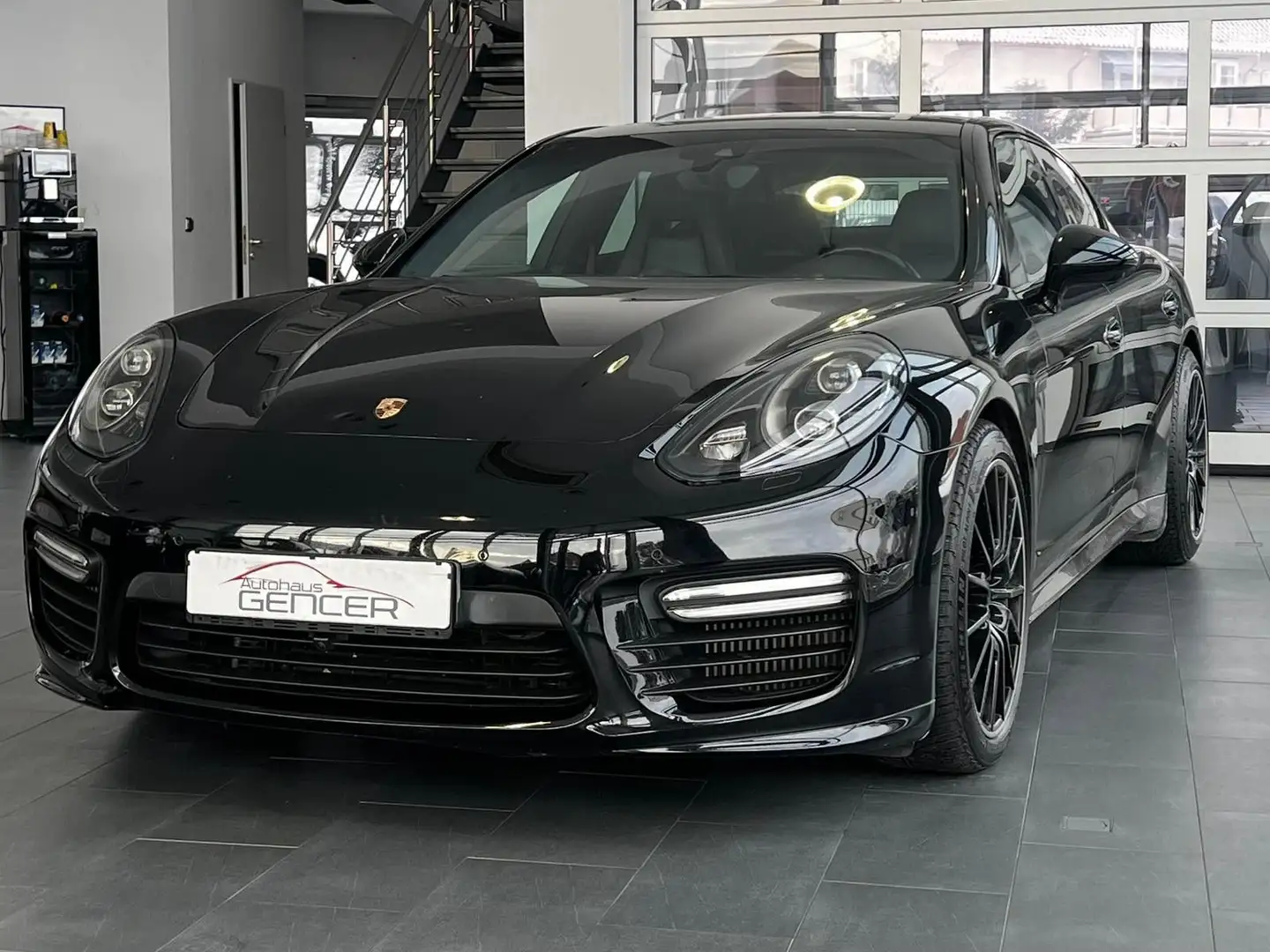 Porsche Panamera Turbo 4.8 V8 "Bi-Xenon/360°/Bose/PDC" Schwarz - 1