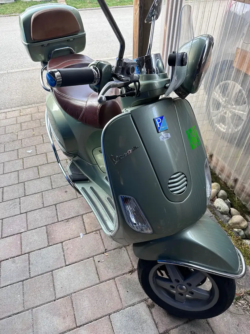 Vespa LXV 125 Sondermodell Grün - 1