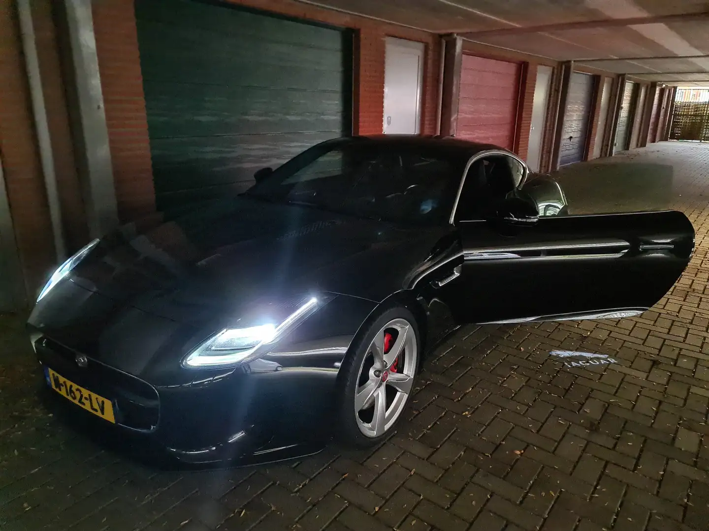 Jaguar F-Type F-Type 3.0 V6 RWD R-Dyn. Zwart - 2