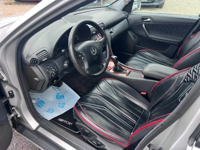 Mercedes-Benz C-Class view 7