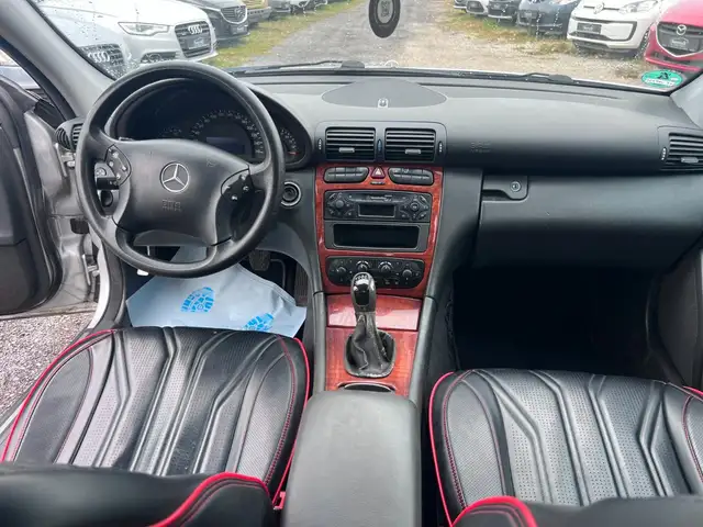 Mercedes-Benz C-Class view 8