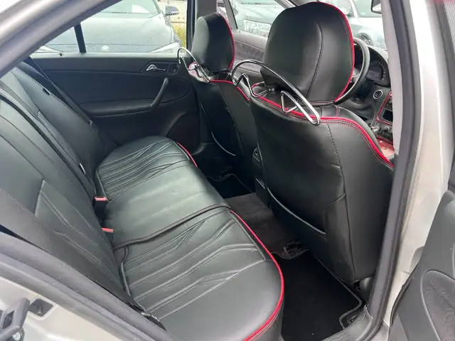 Mercedes-Benz C-Class view 11