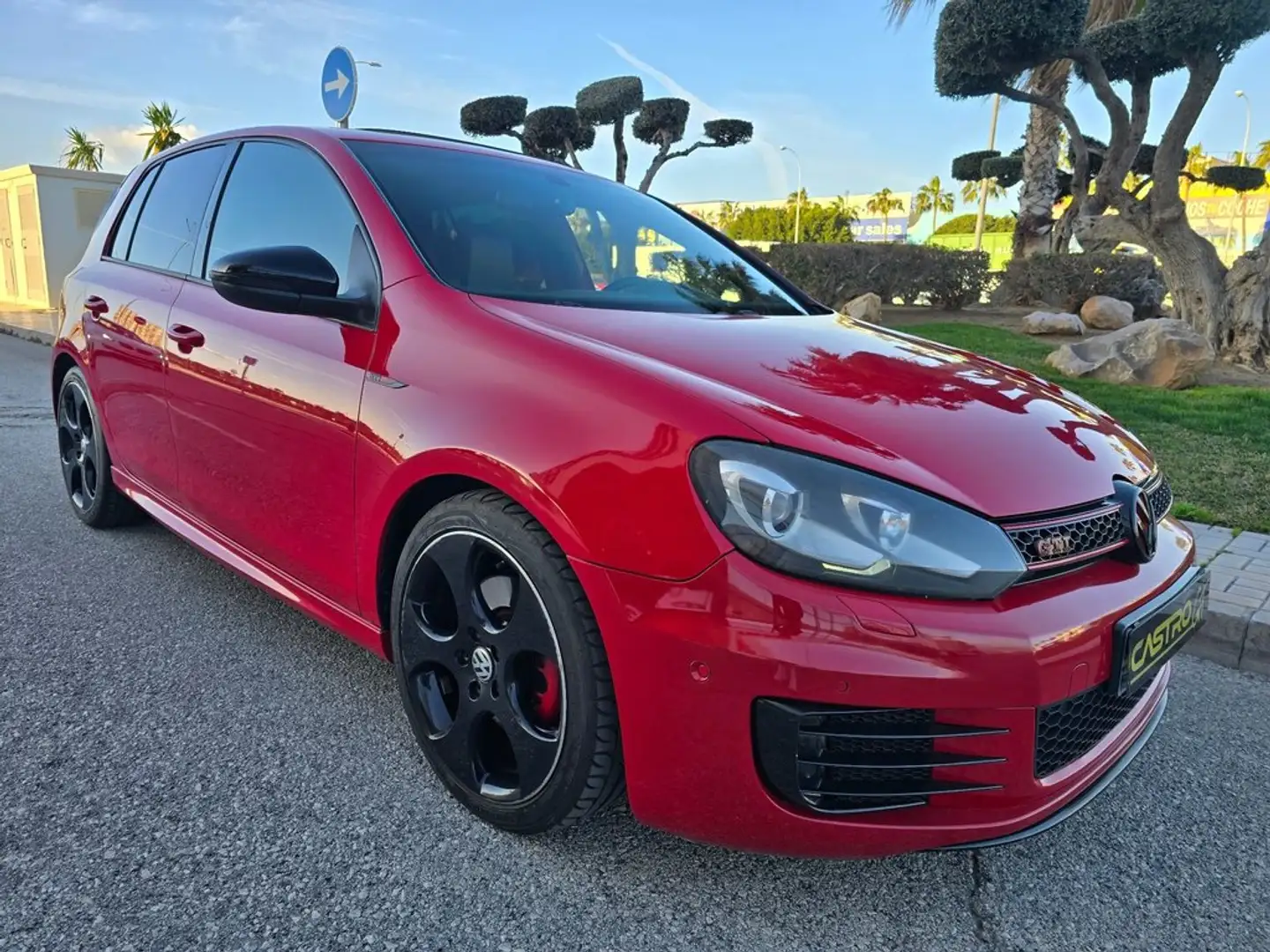 Volkswagen Golf GTI 2.0 TSI DSG Rojo - 1