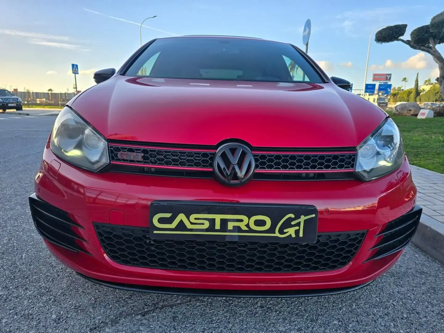 Volkswagen Golf GTI 2.0 TSI DSG Rojo - 2