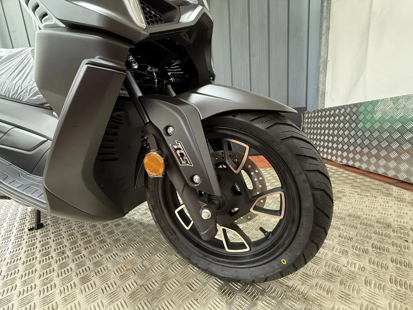 Voge Sfida SR1 125 Nero - 2