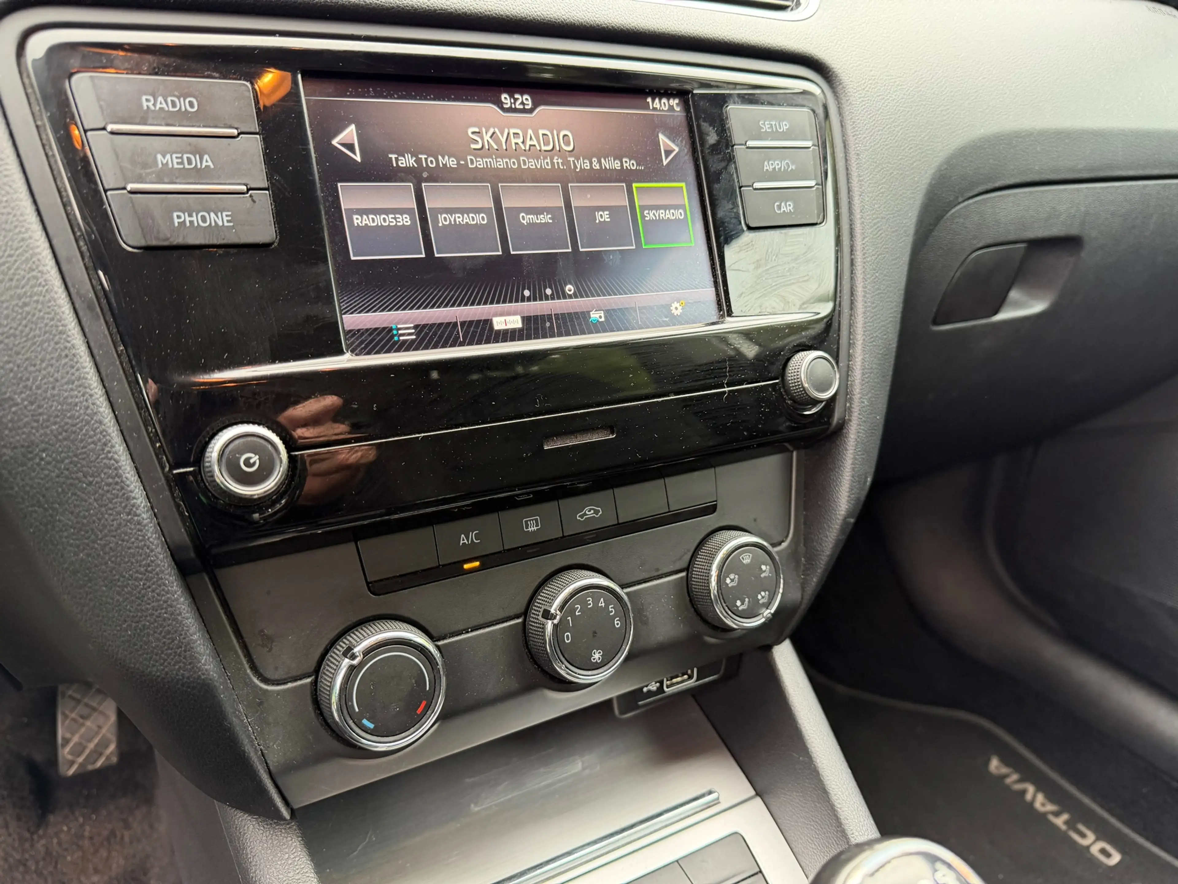 Skoda Octavia Combi 1.6 TDI Greentech Ambition — photo 7