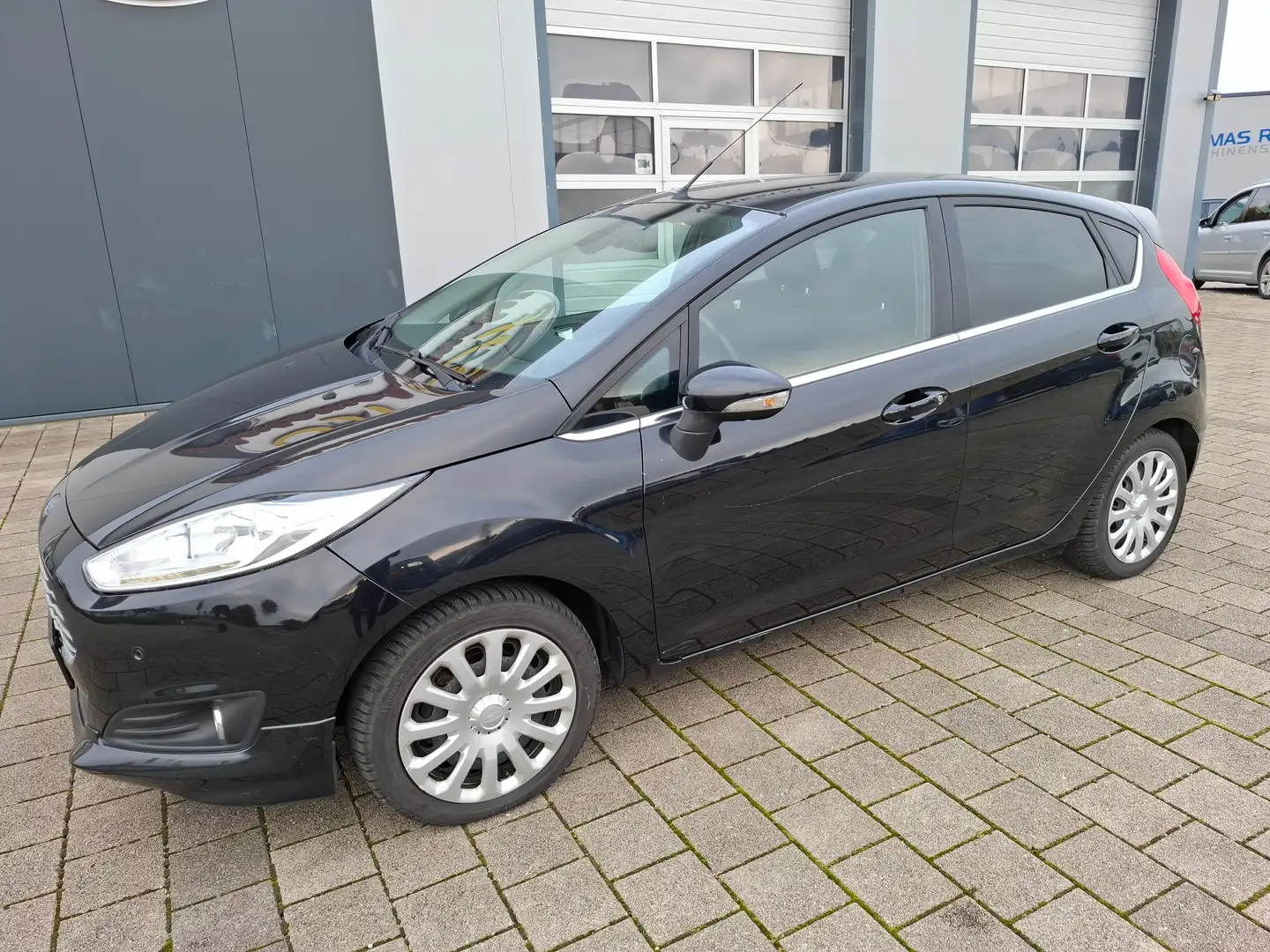 Ford Fiesta Titanium RFK,SHZ,Alufelgen,PDC Negro - 2