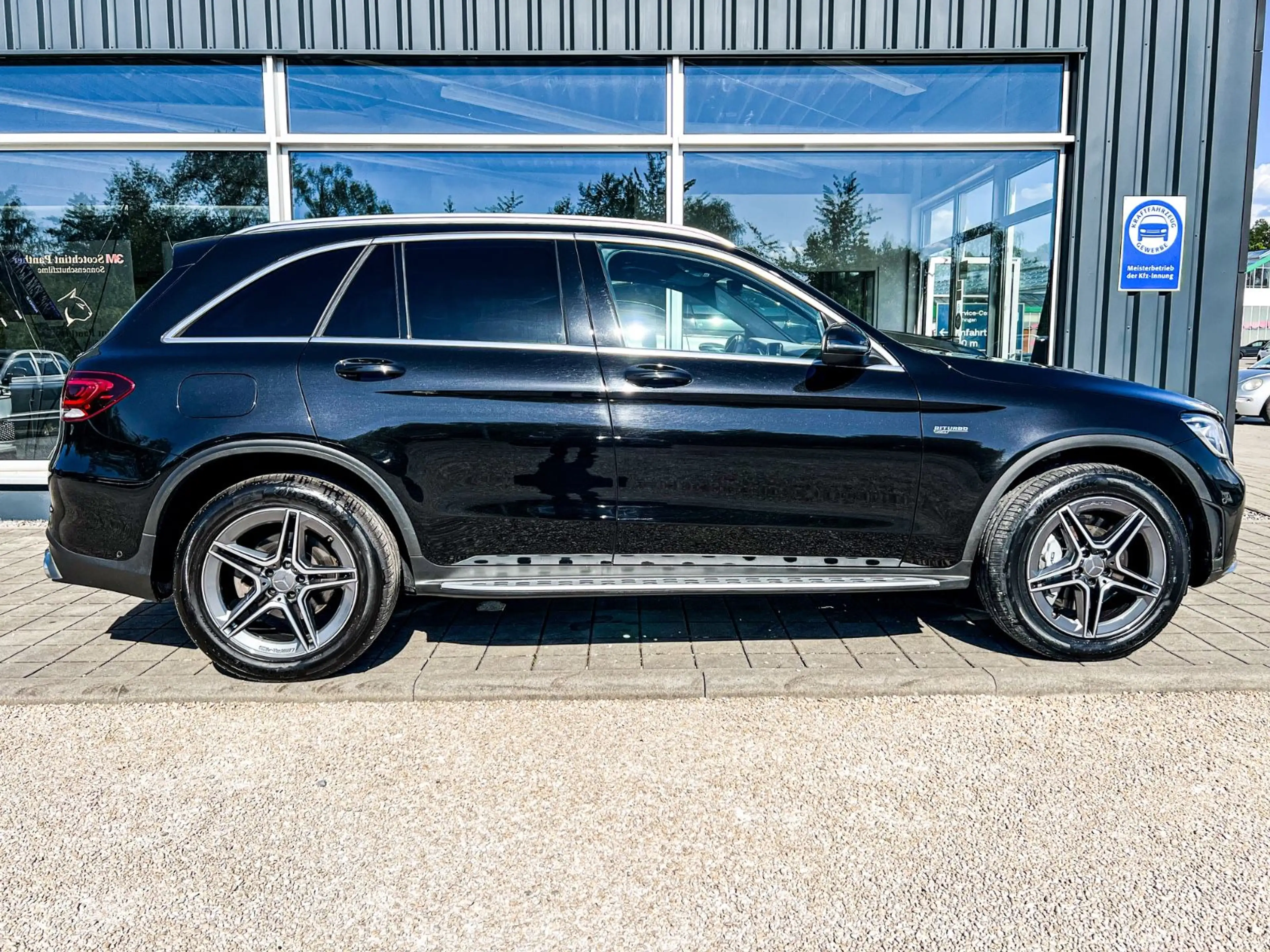 Mercedes-Benz GLC 43 AMG 4Matic+AHK+ — photo 12