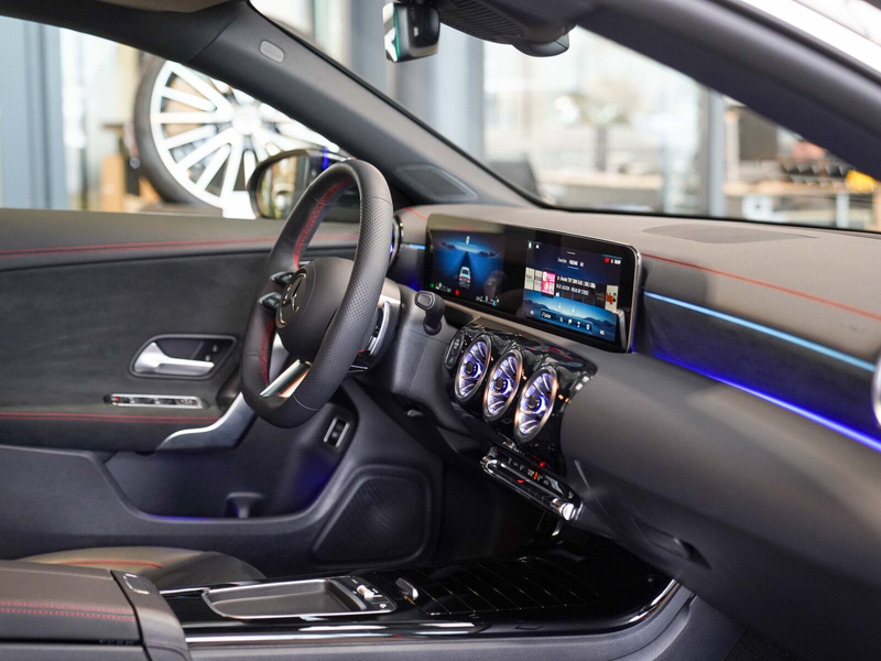 Mercedes-Benz CLA 200 CLA 200 d AMG Line Kamera Keyless Lenkradheizung — photo 8