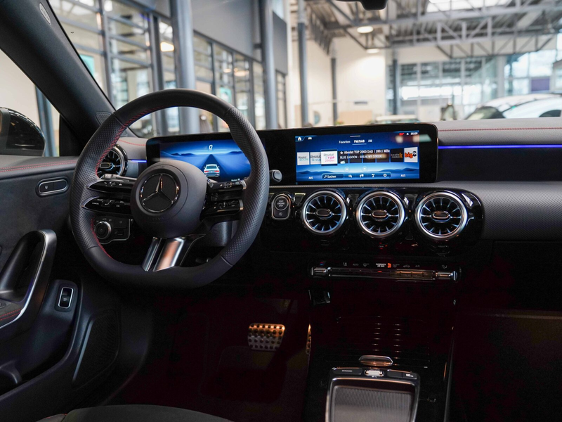 Mercedes-Benz CLA 200 CLA 200 d AMG Line Kamera Keyless Lenkradheizung — photo 10