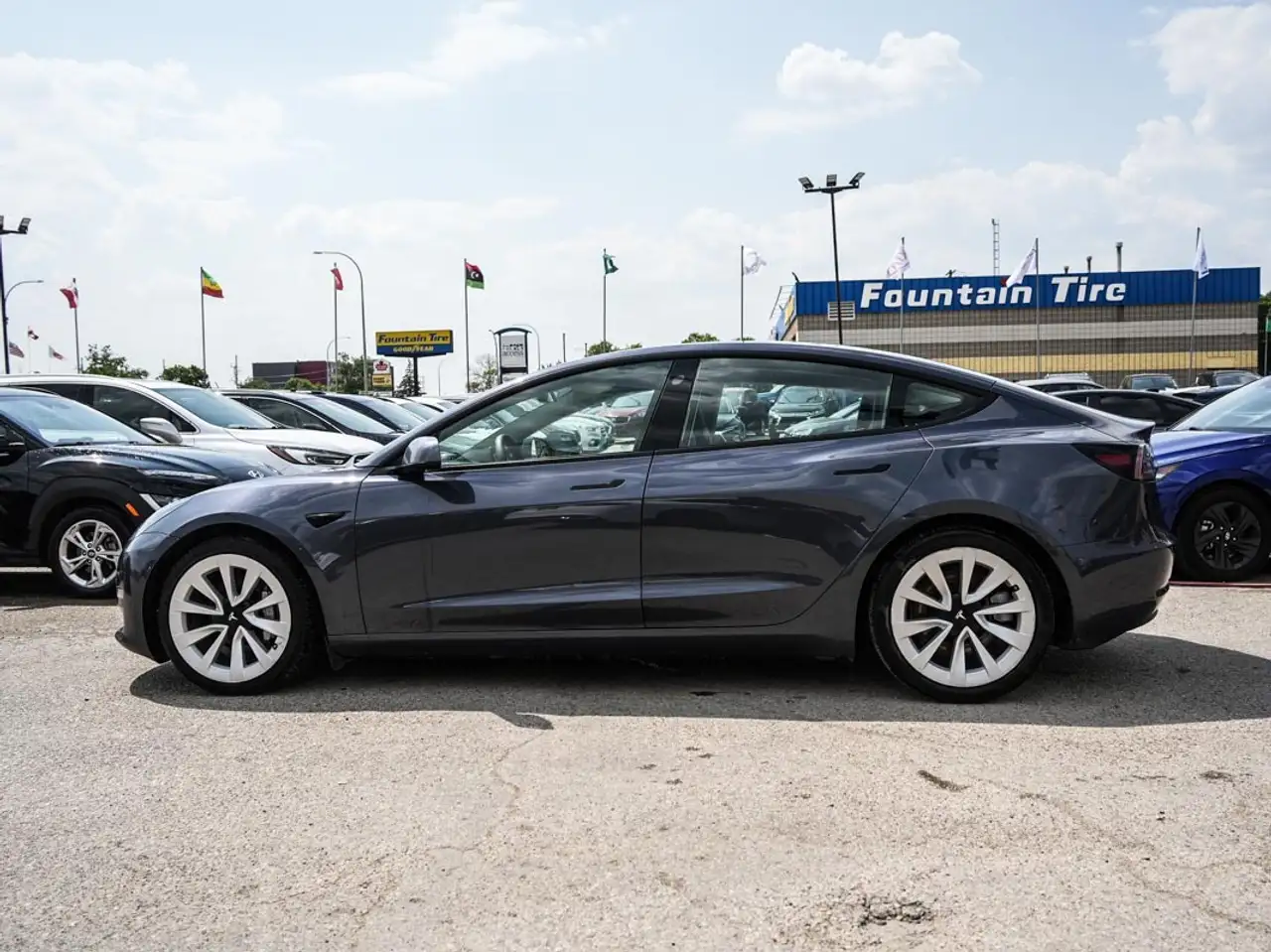 Tesla Model 3 снимка Tesla Model 3