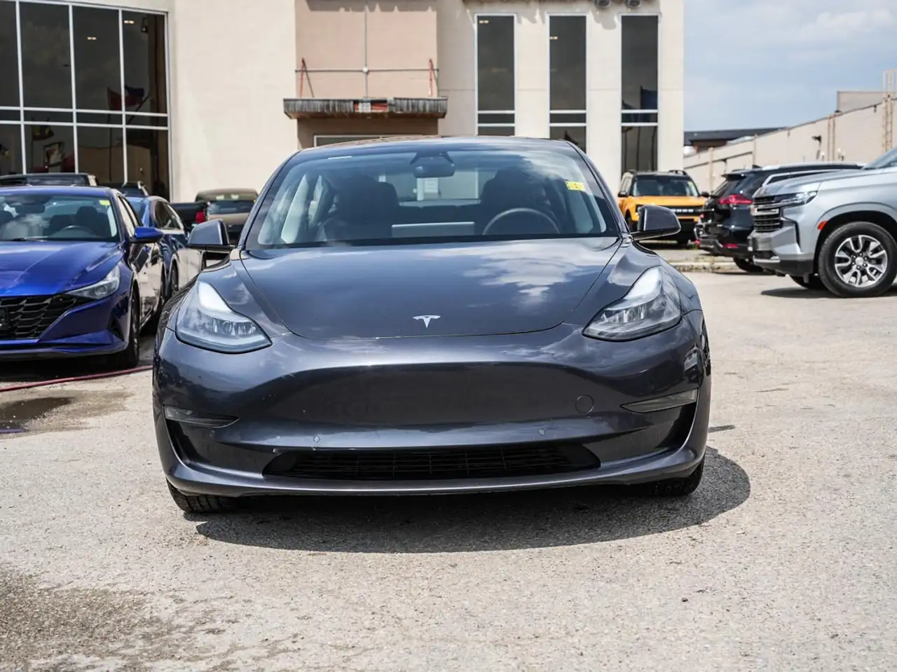 Tesla Model 3 снимка Tesla Model 3