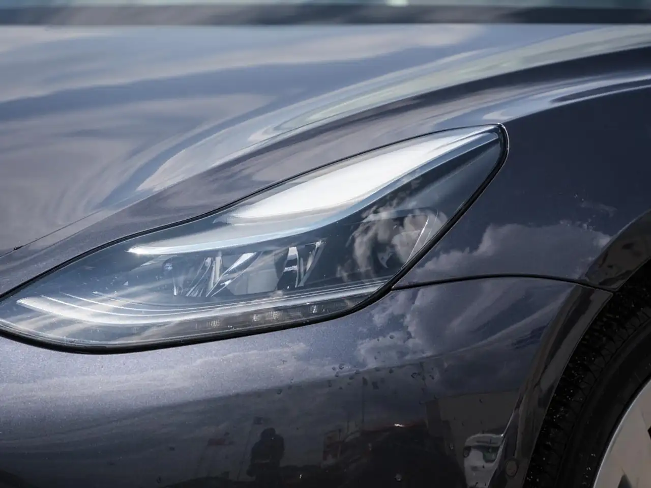 Tesla Model 3 снимка Tesla Model 3