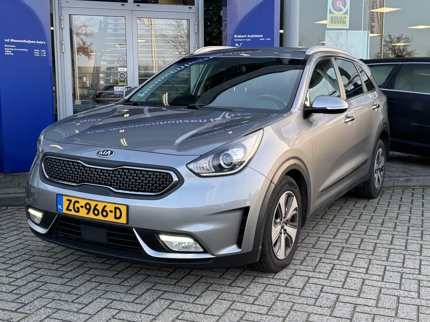 Kia Niro 1.6 GDi Hybrid DynamicPlusLine Dealer onderhouden Gris - 2