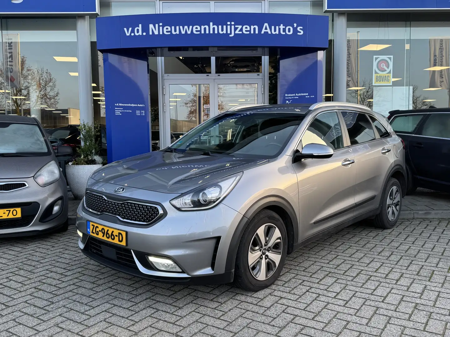 Kia Niro 1.6 GDi Hybrid DynamicPlusLine Dealer onderhouden Gris - 1