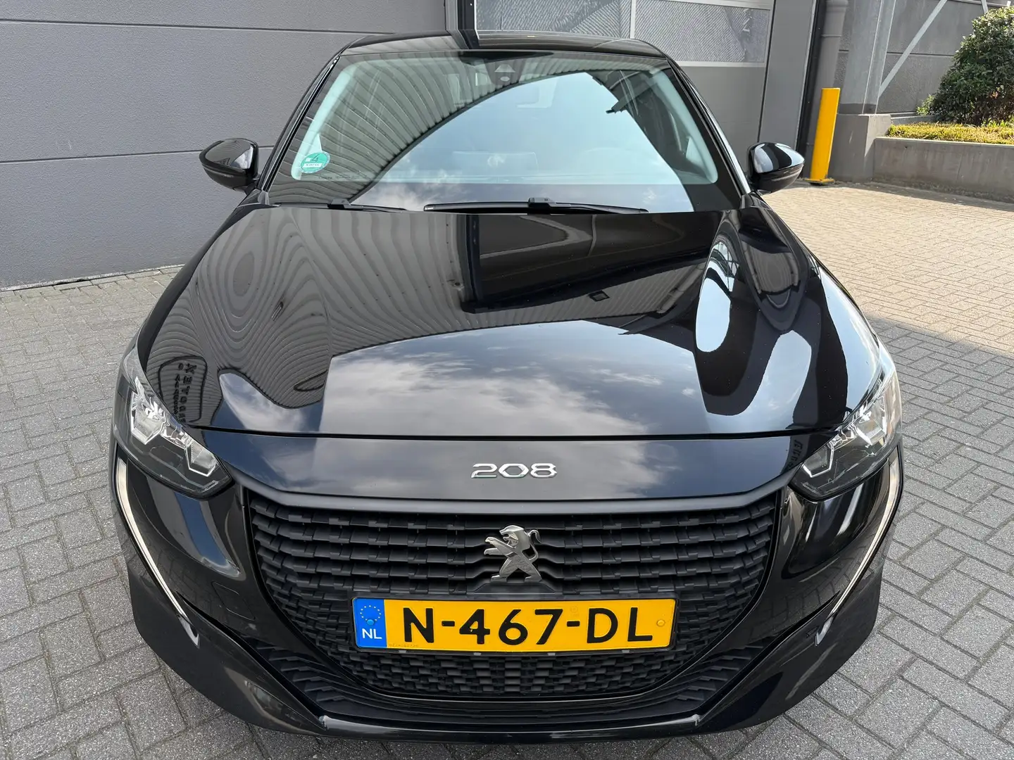 Peugeot 208 1.2 PureTech Blue Lease*CARPLAY*2 EIGNAAR*APK*NAP* Zwart - 2