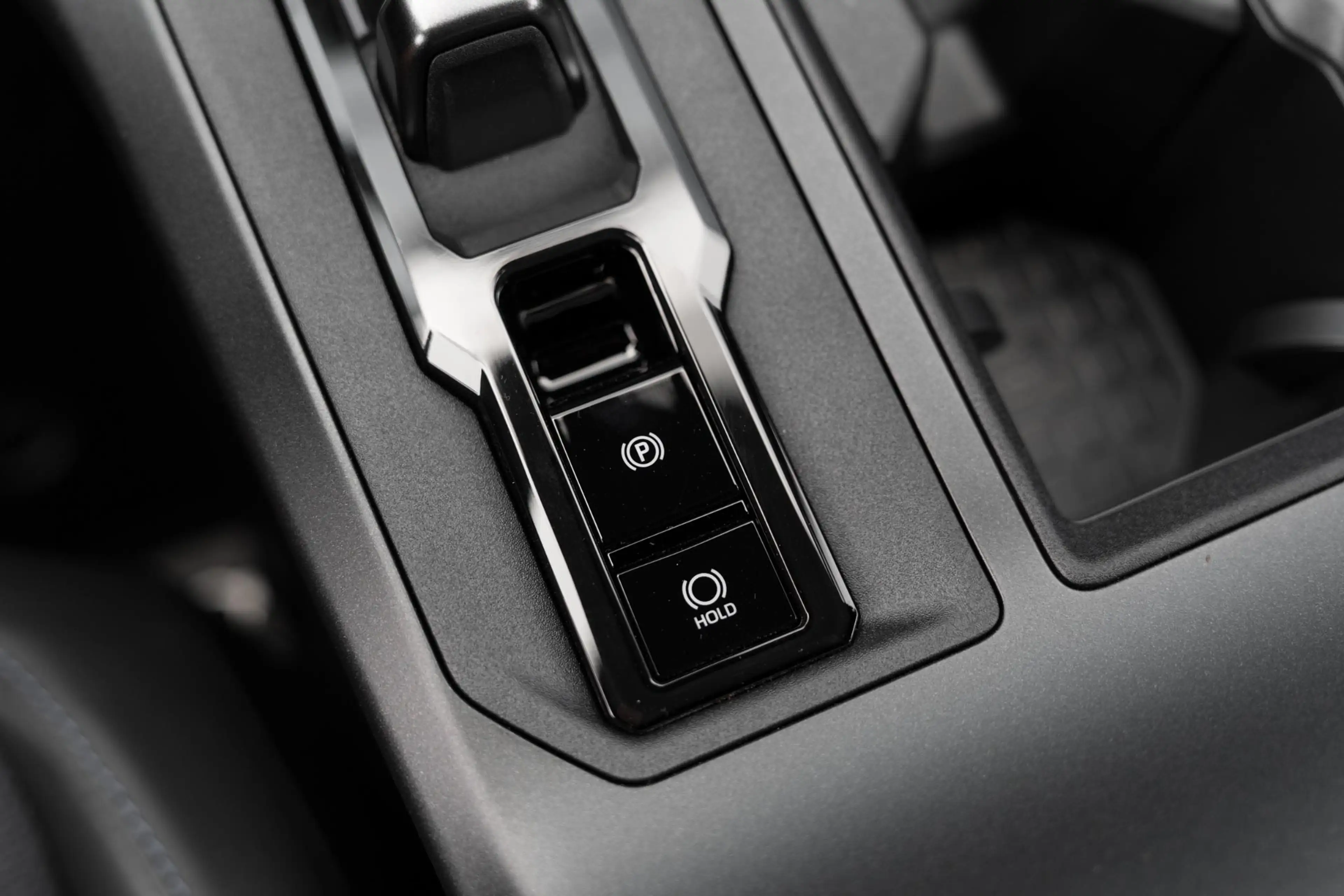 Toyota RAV 4 2.5 Plug-in Hybrid AWD 300 First Edition — photo 20