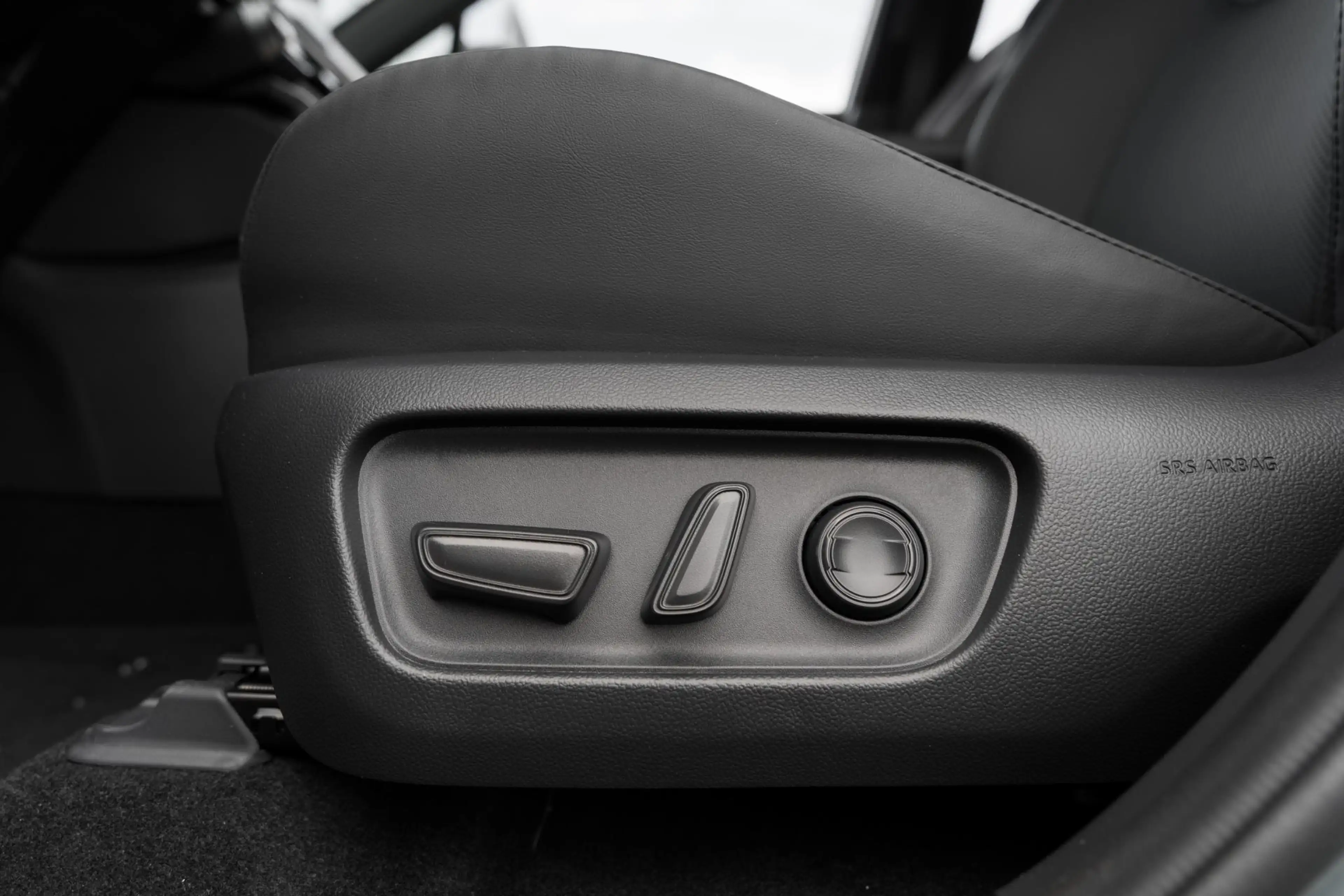 Toyota RAV 4 2.5 Plug-in Hybrid AWD 300 First Edition — photo 13