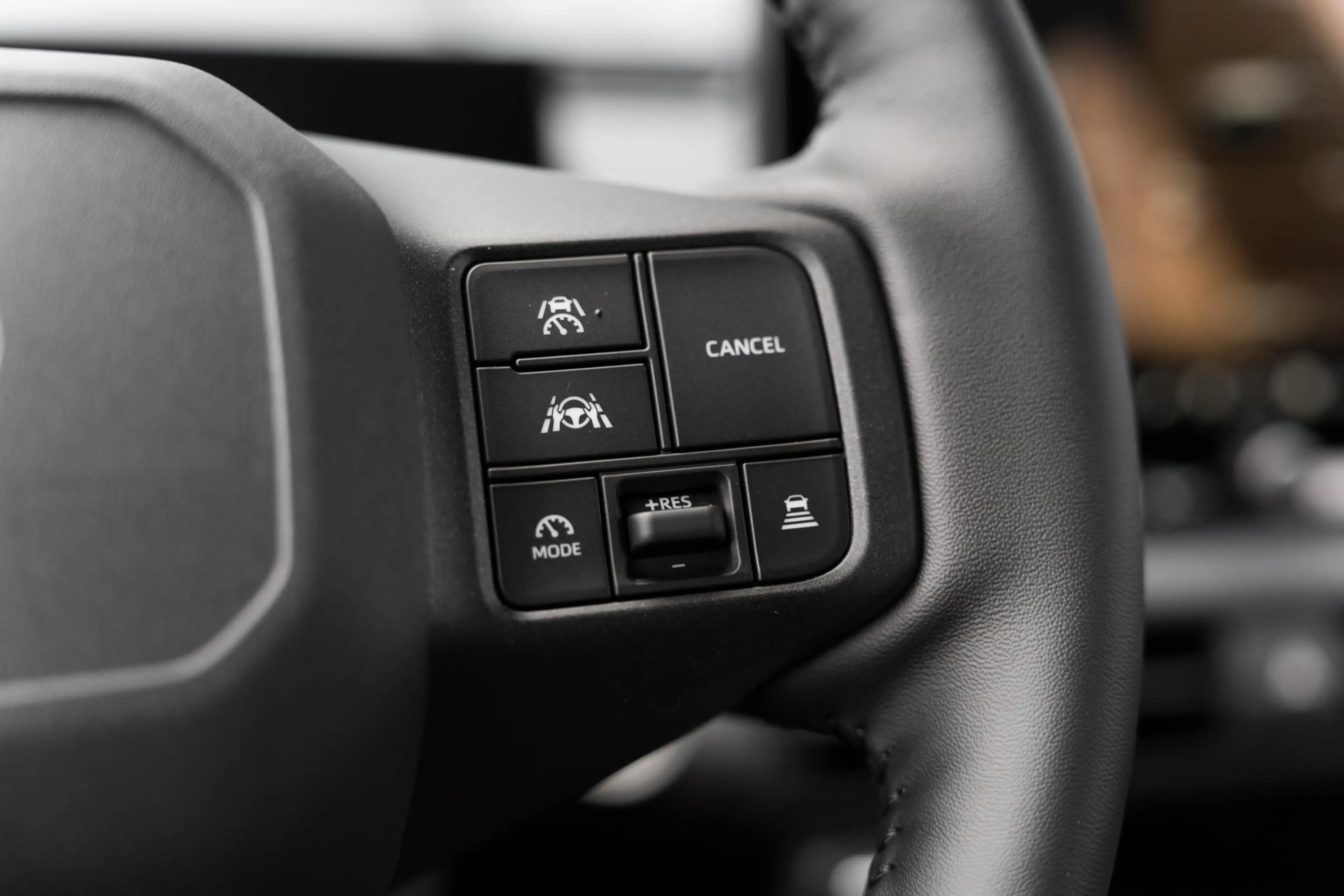 Toyota RAV 4 2.5 Plug-in Hybrid AWD 300 First Edition — photo 32