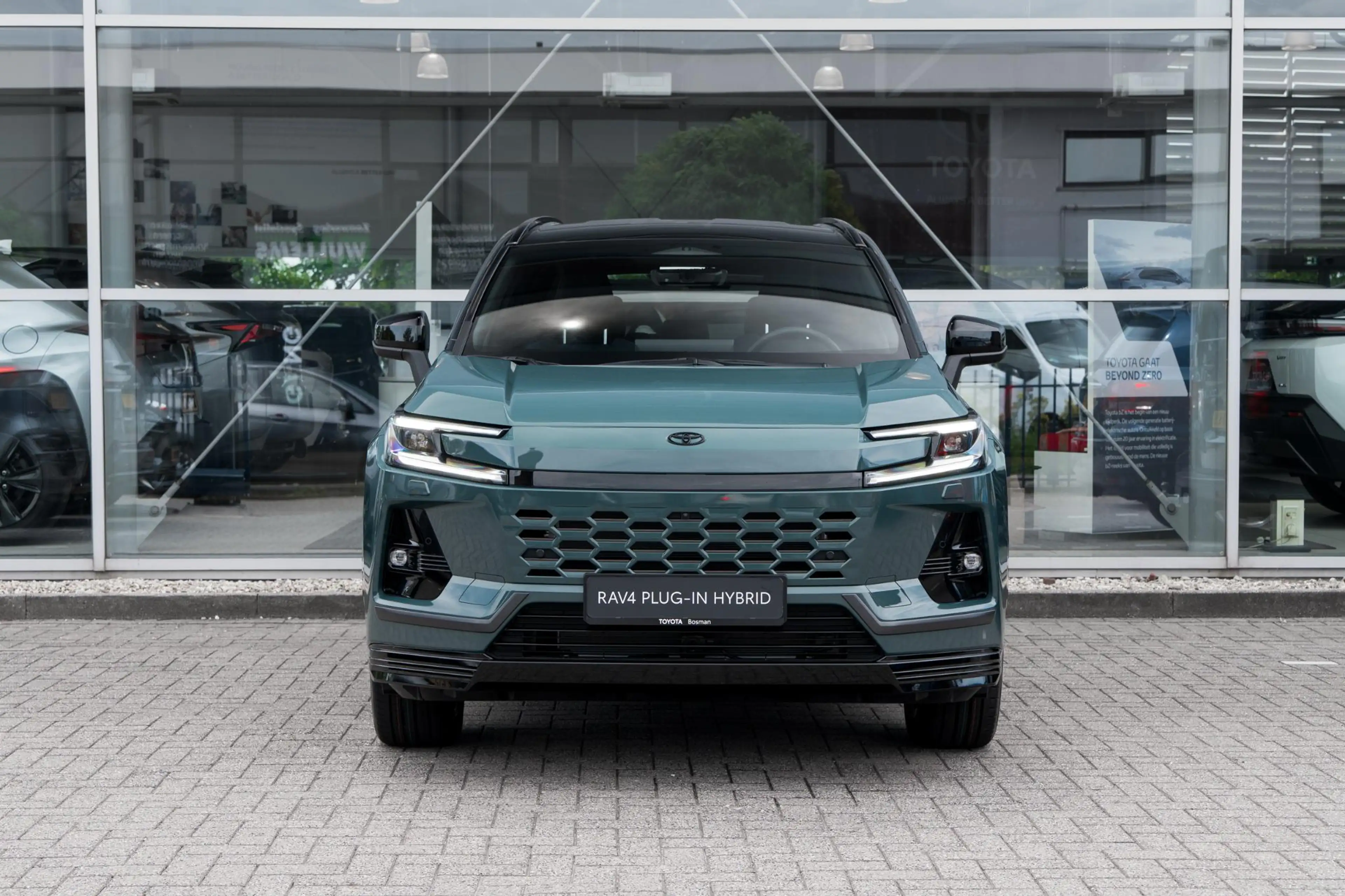 Toyota RAV 4 2.5 Plug-in Hybrid AWD 300 First Edition — photo 15