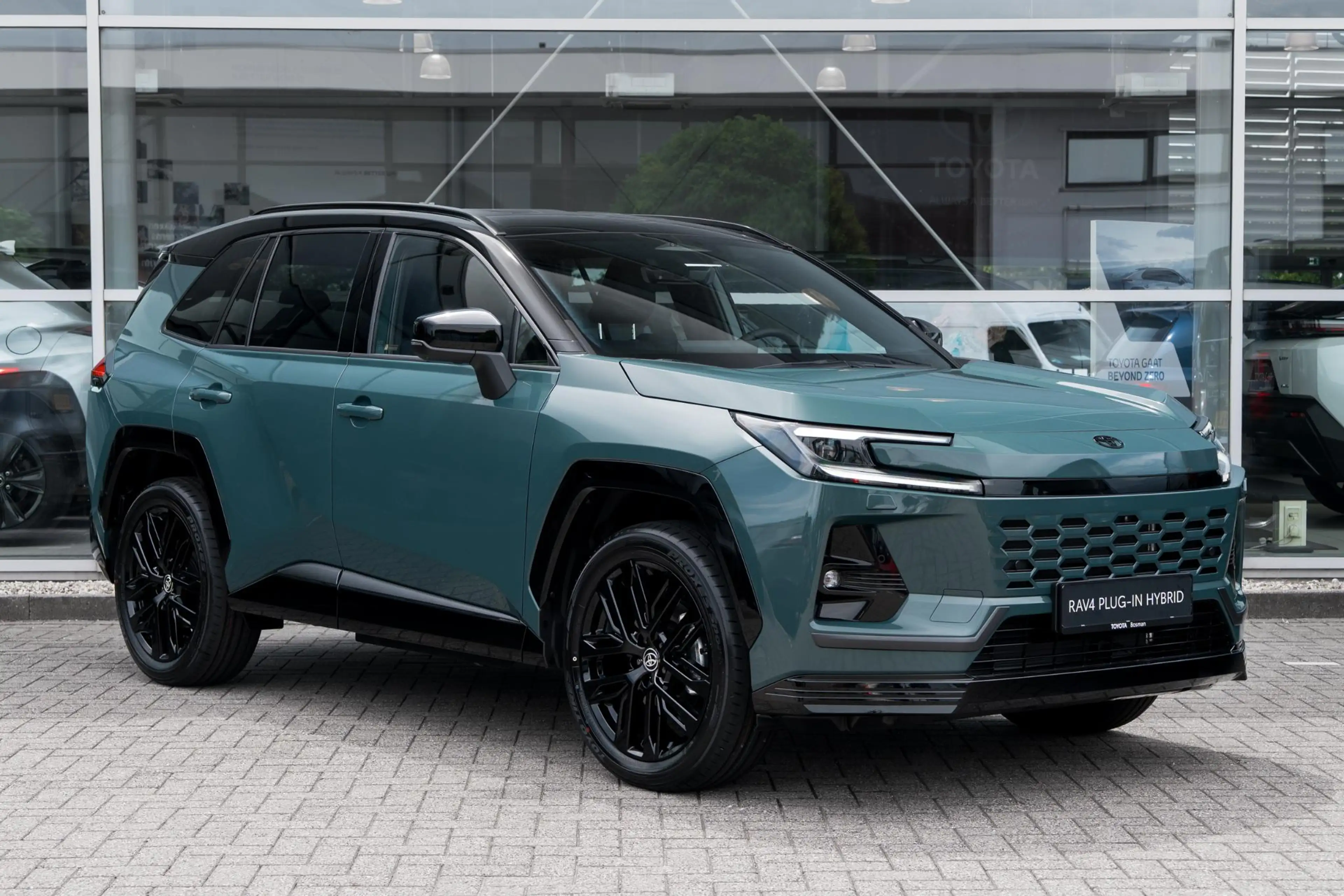 Toyota RAV 4 2.5 Plug-in Hybrid AWD 300 First Edition — photo 8