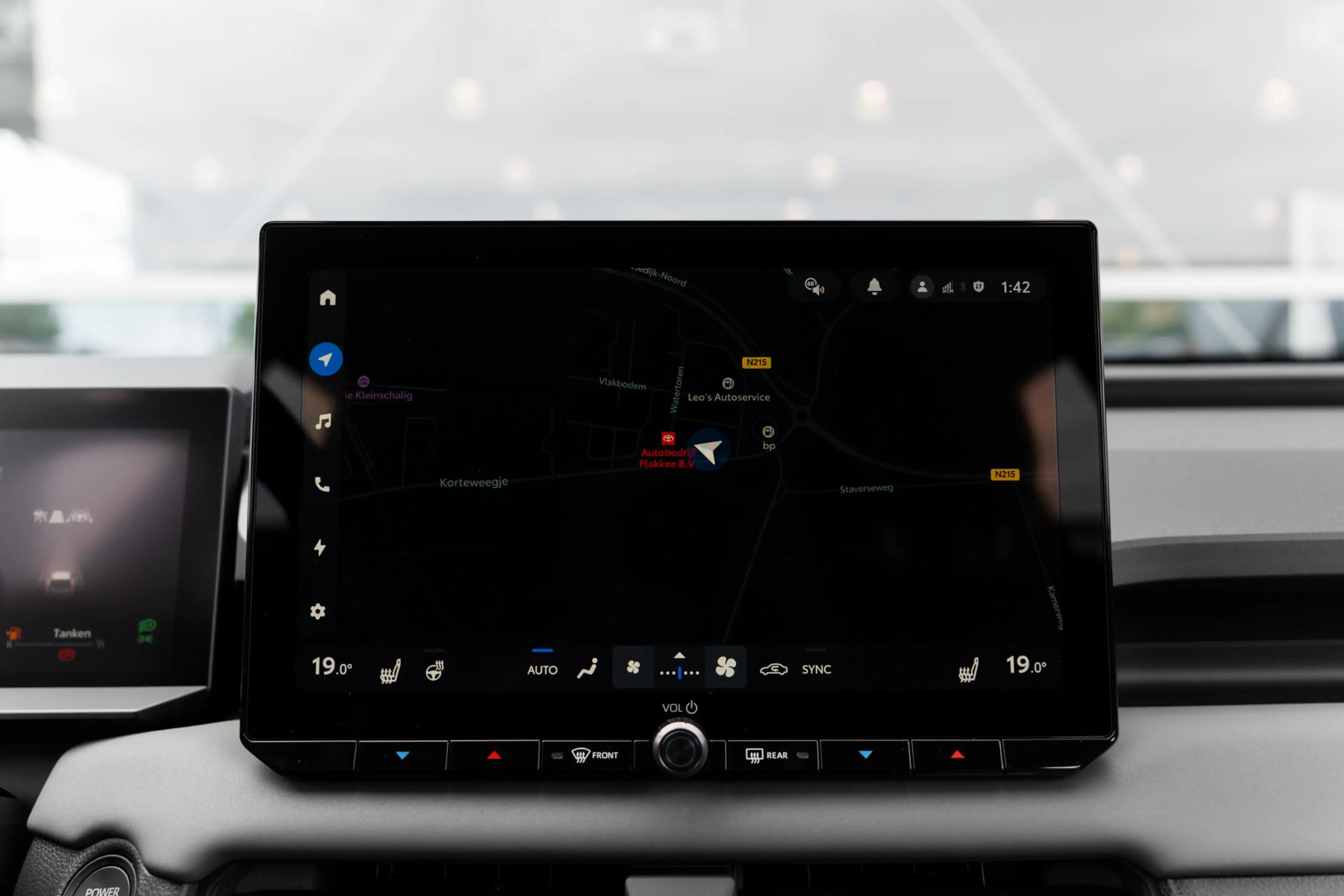 Toyota RAV 4 2.5 Plug-in Hybrid AWD 300 First Edition — photo 24