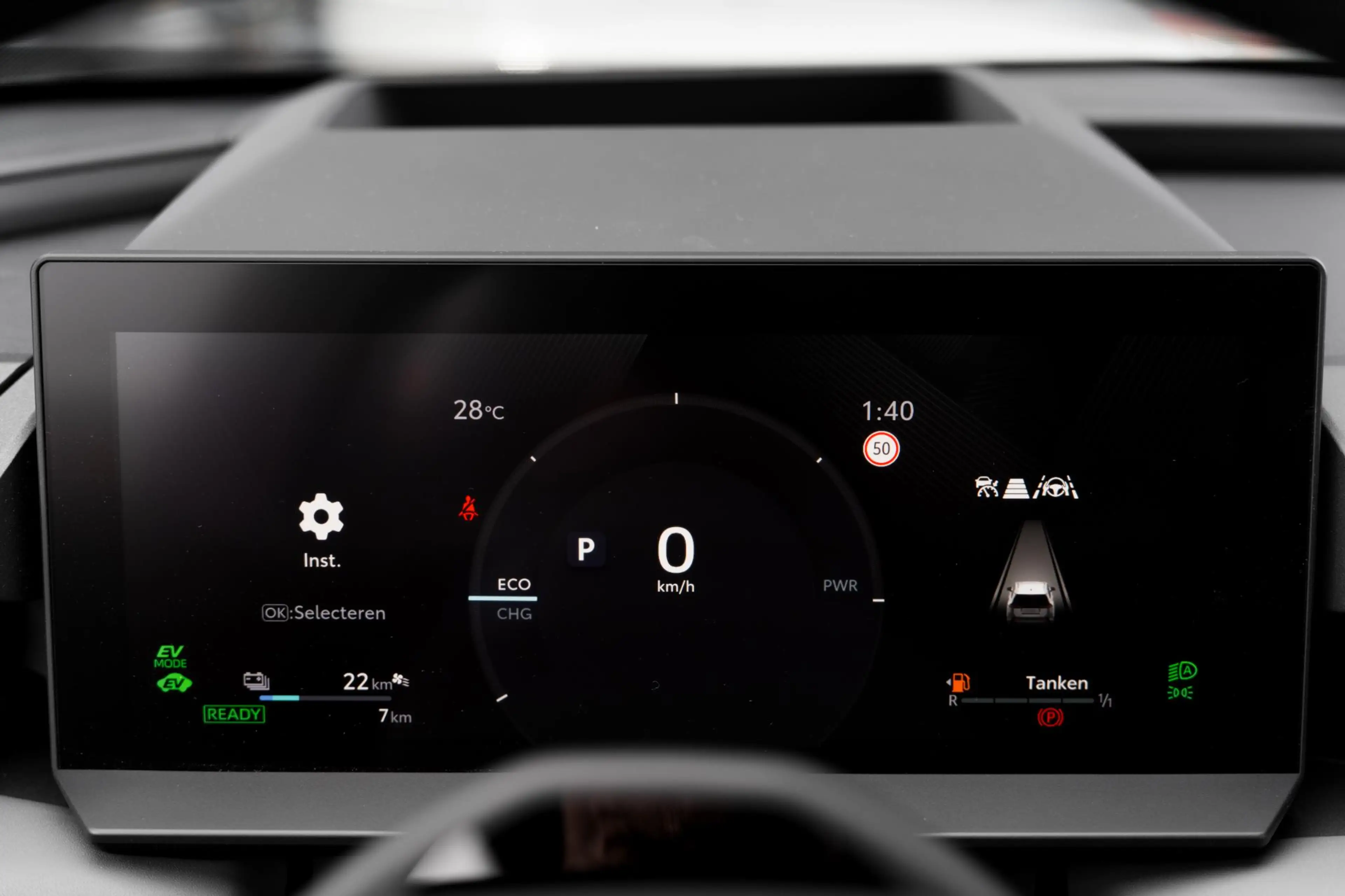 Toyota RAV 4 2.5 Plug-in Hybrid AWD 300 First Edition — photo 6