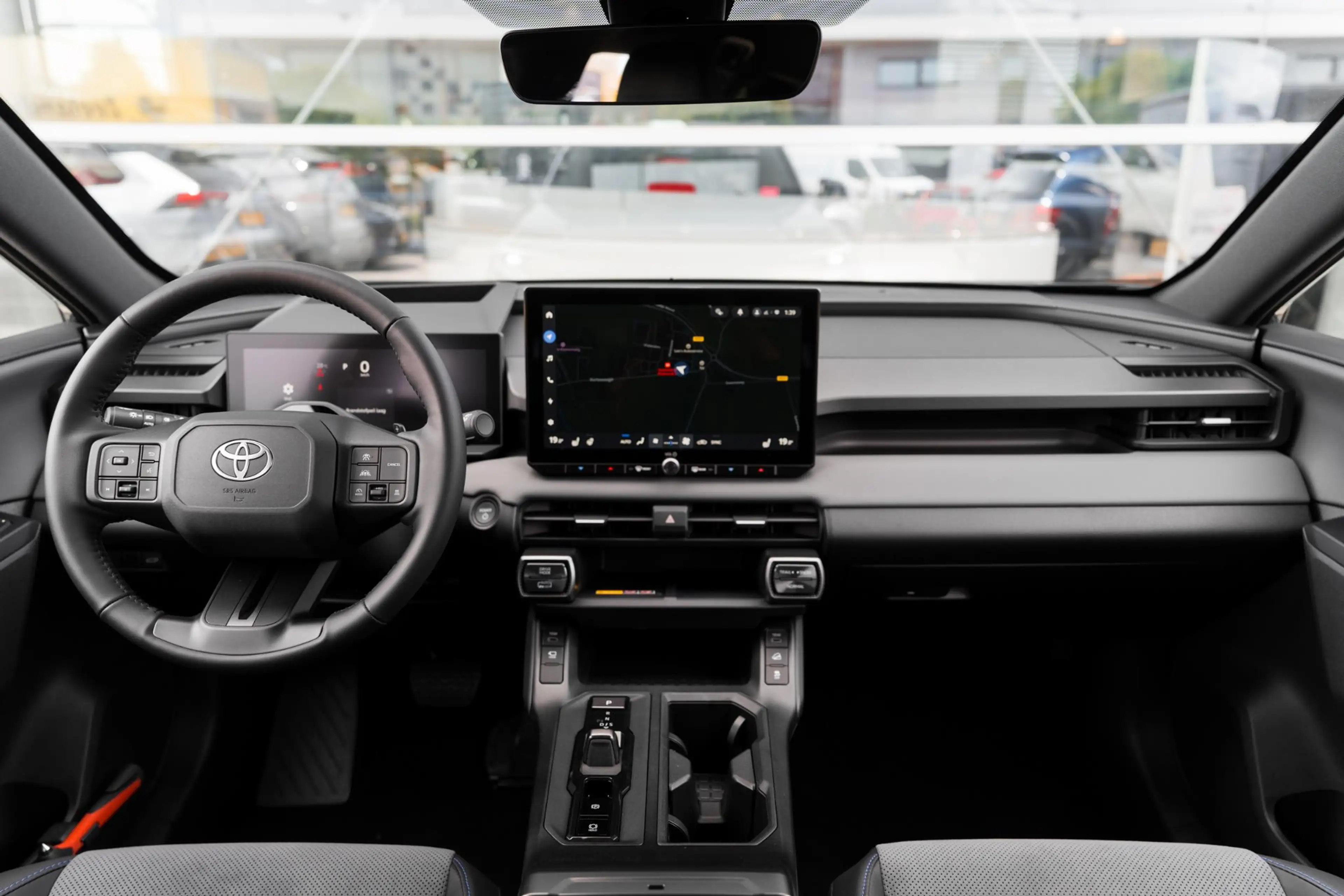Toyota RAV 4 2.5 Plug-in Hybrid AWD 300 First Edition — photo 4