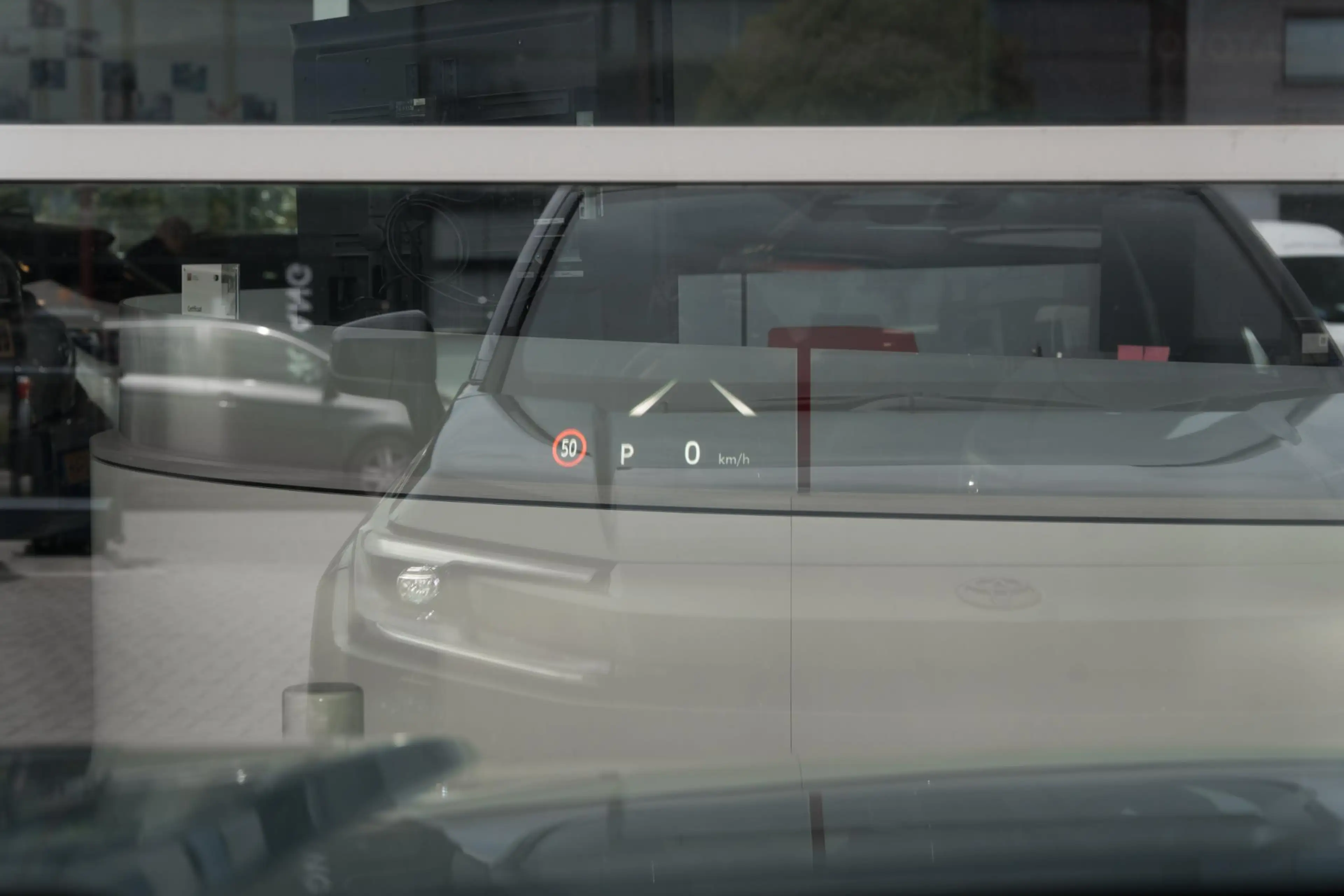 Toyota RAV 4 2.5 Plug-in Hybrid AWD 300 First Edition — photo 7