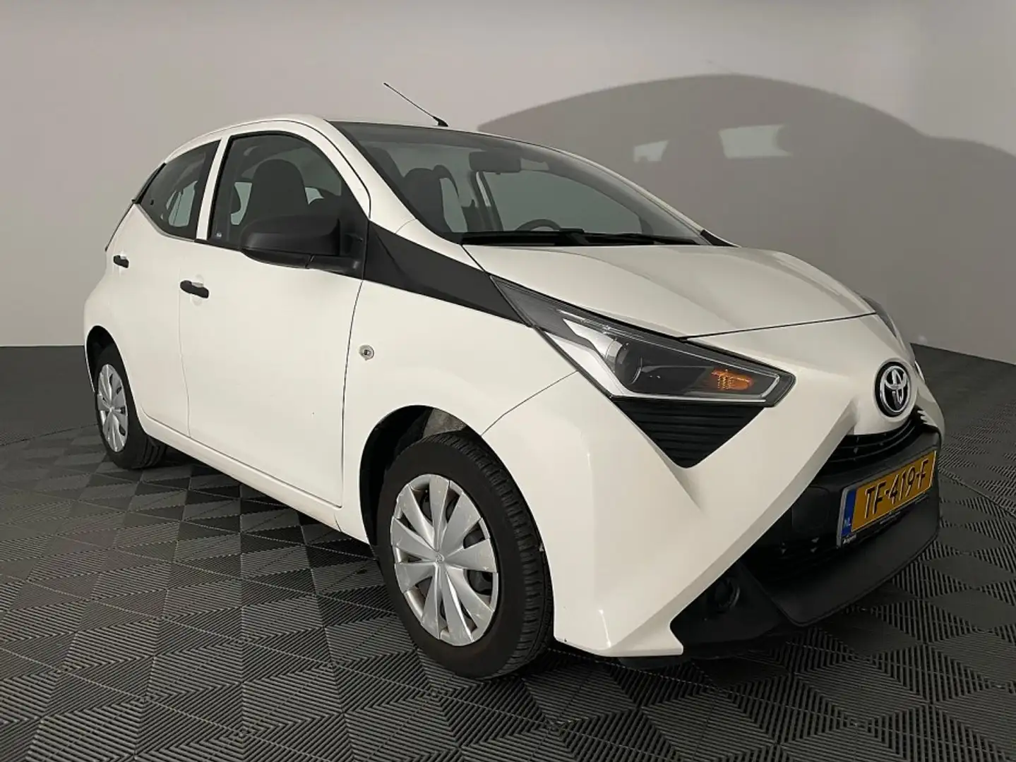 Toyota Aygo 1.0 VVT-i x-fun 5-drs | AIRCO ✅ 1e Eigenaar Blanc - 1