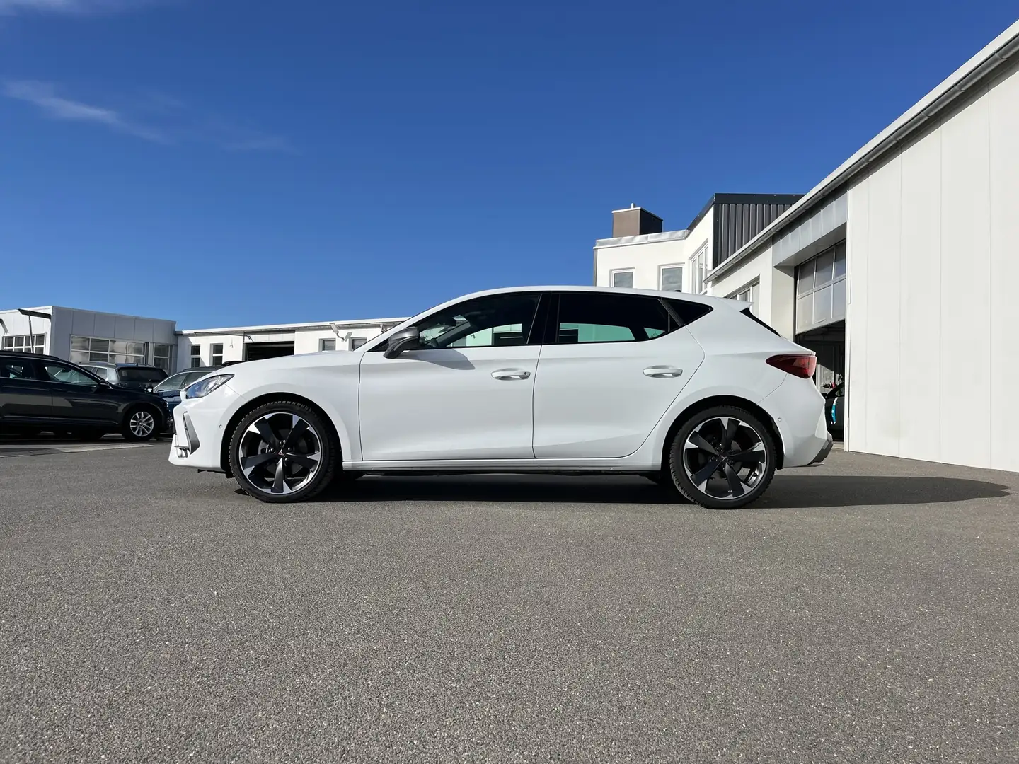 CUPRA Leon 2.0 TDI DSG 173€ m. 20% Anzahlung Navi SHZ Kamer Weiß - 2