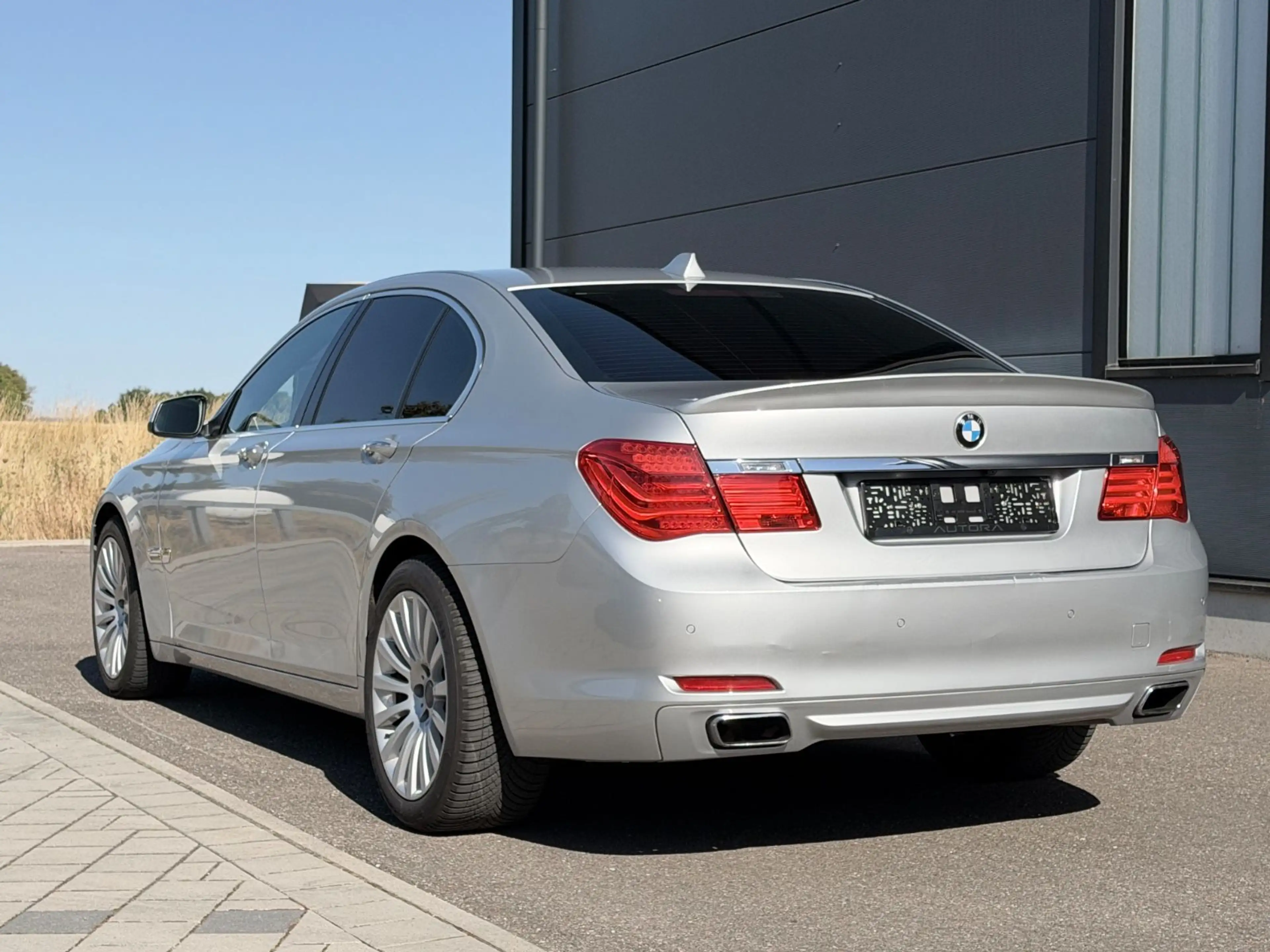 BMW 750 i Individual|R.KAM|NAPPA|ALCANTARA|SOFT-CLOSE — photo 11