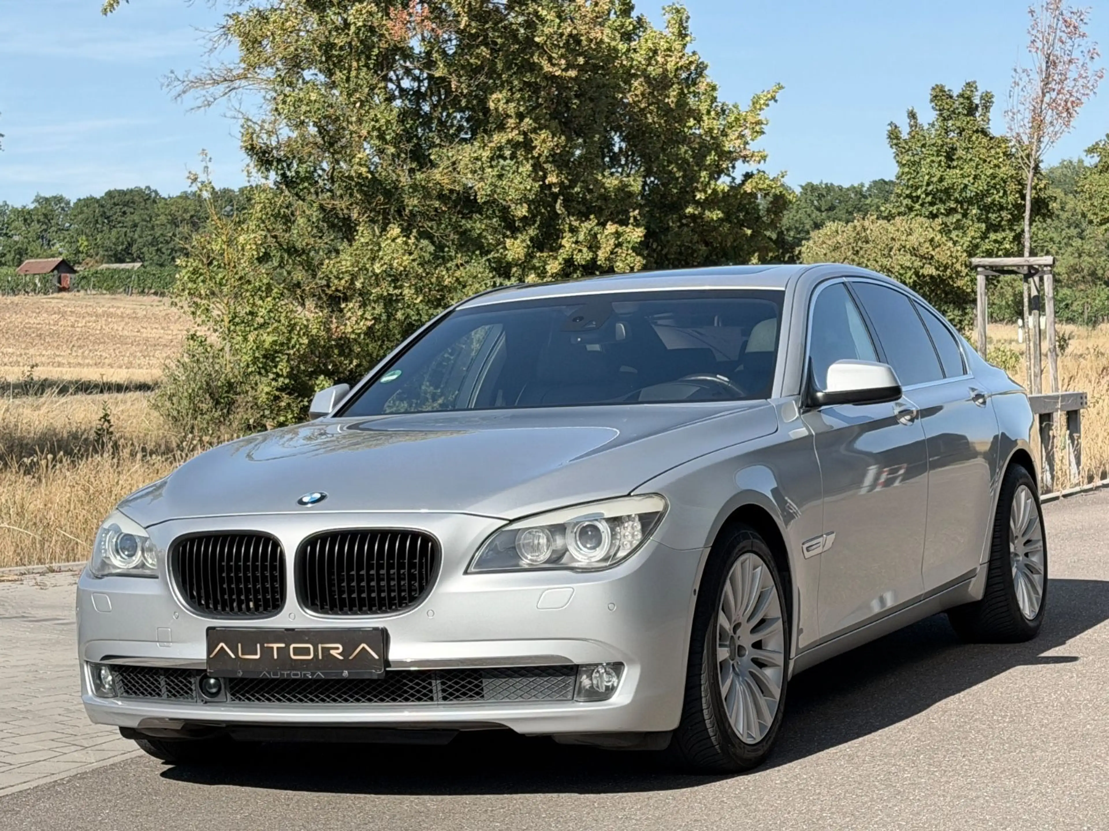 BMW 750 i Individual|R.KAM|NAPPA|ALCANTARA|SOFT-CLOSE — photo 2