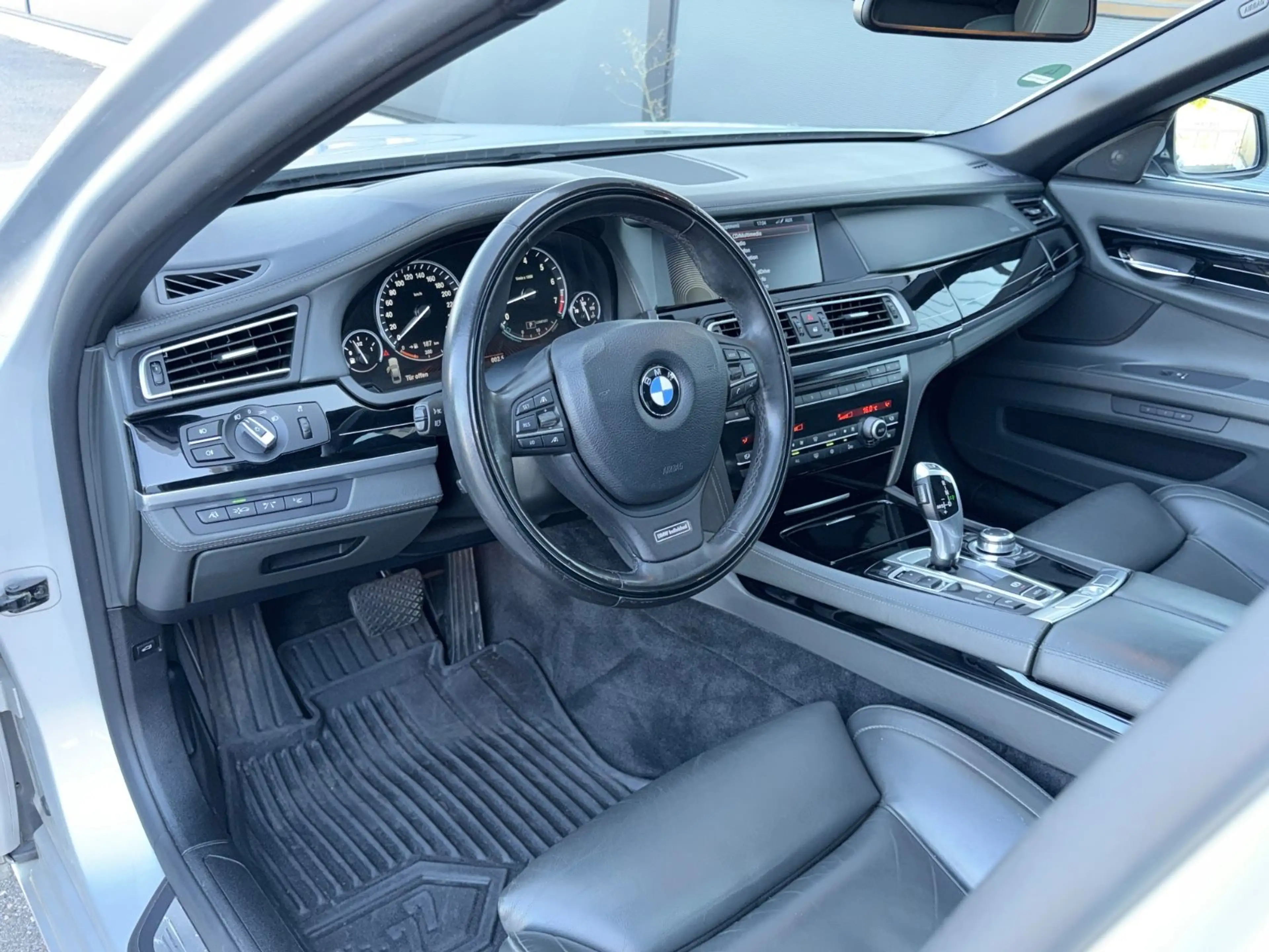 BMW 750 i Individual|R.KAM|NAPPA|ALCANTARA|SOFT-CLOSE — photo 13