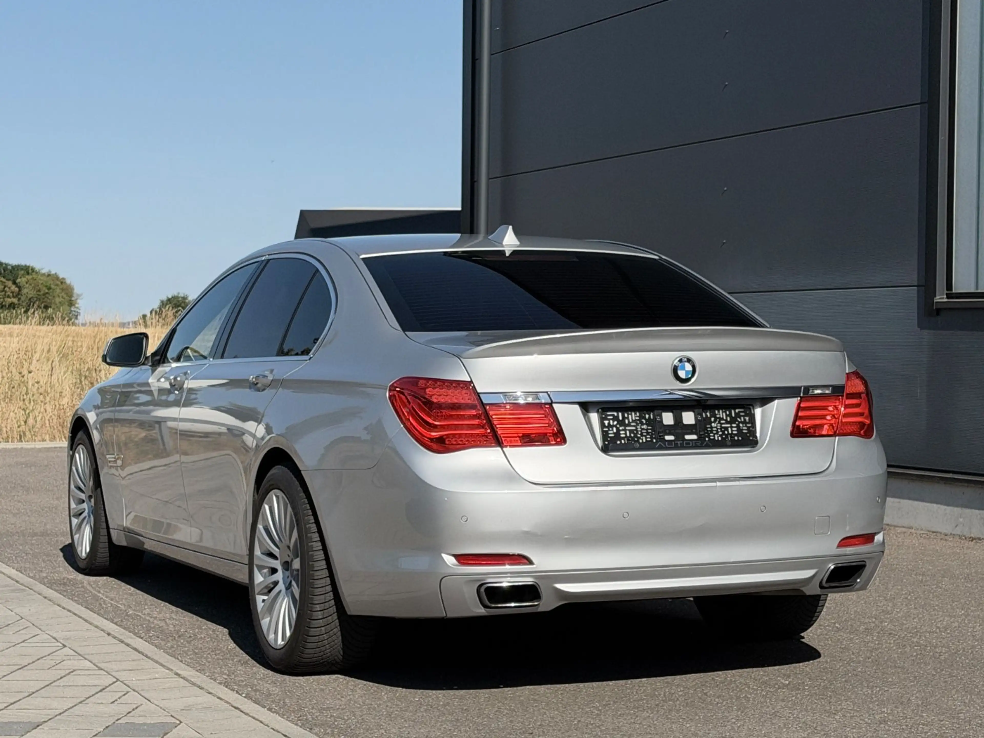 BMW 750 i Individual|R.KAM|NAPPA|ALCANTARA|SOFT-CLOSE — photo 9