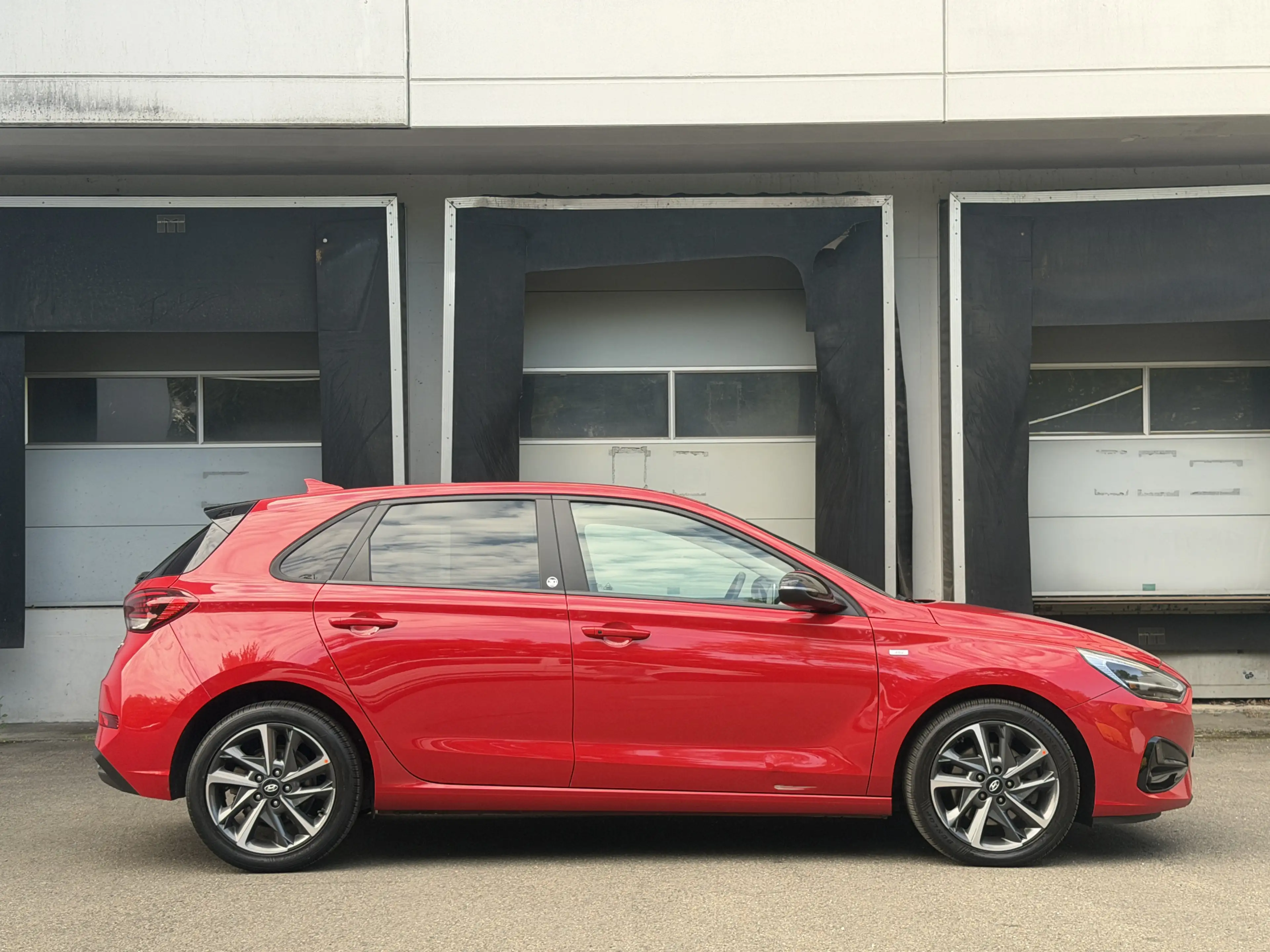 Hyundai i30 Edition 30 LED Navi Rü-Kamera Sitzheizung — photo 9