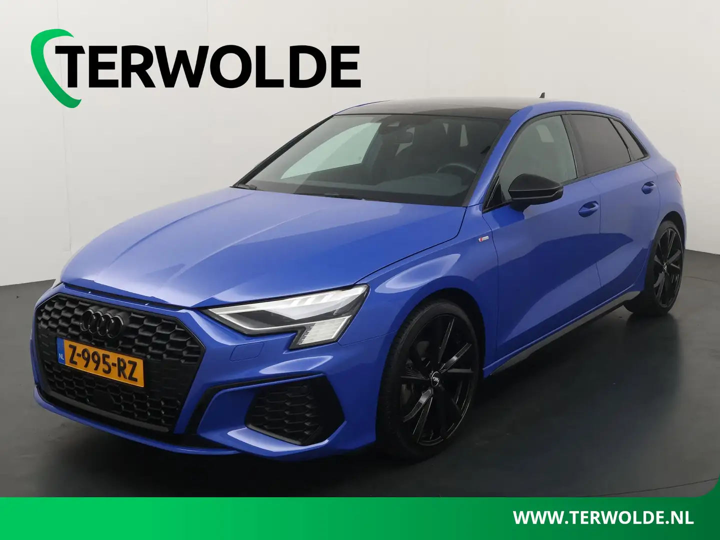 Audi A3 Sportback 35 TFSI S edition | NOGARO Blue | Panora Blauw - 1