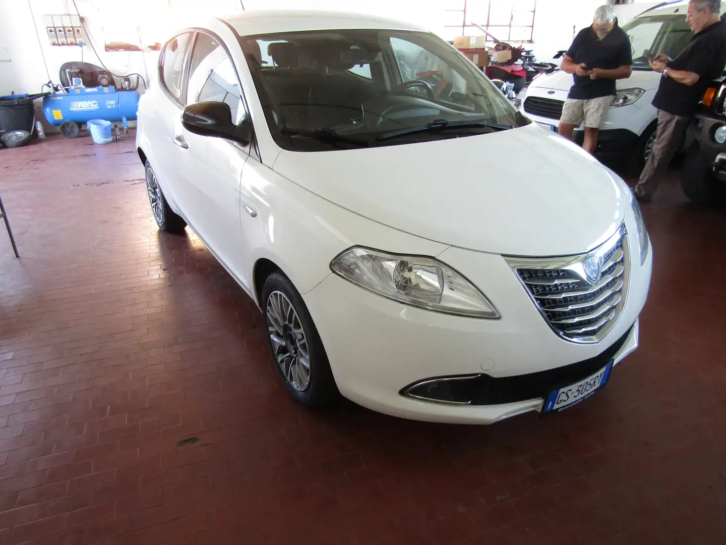 Lancia Ypsilon Ypsilon 1.2 8v Platinum eco scic Blanco - 1