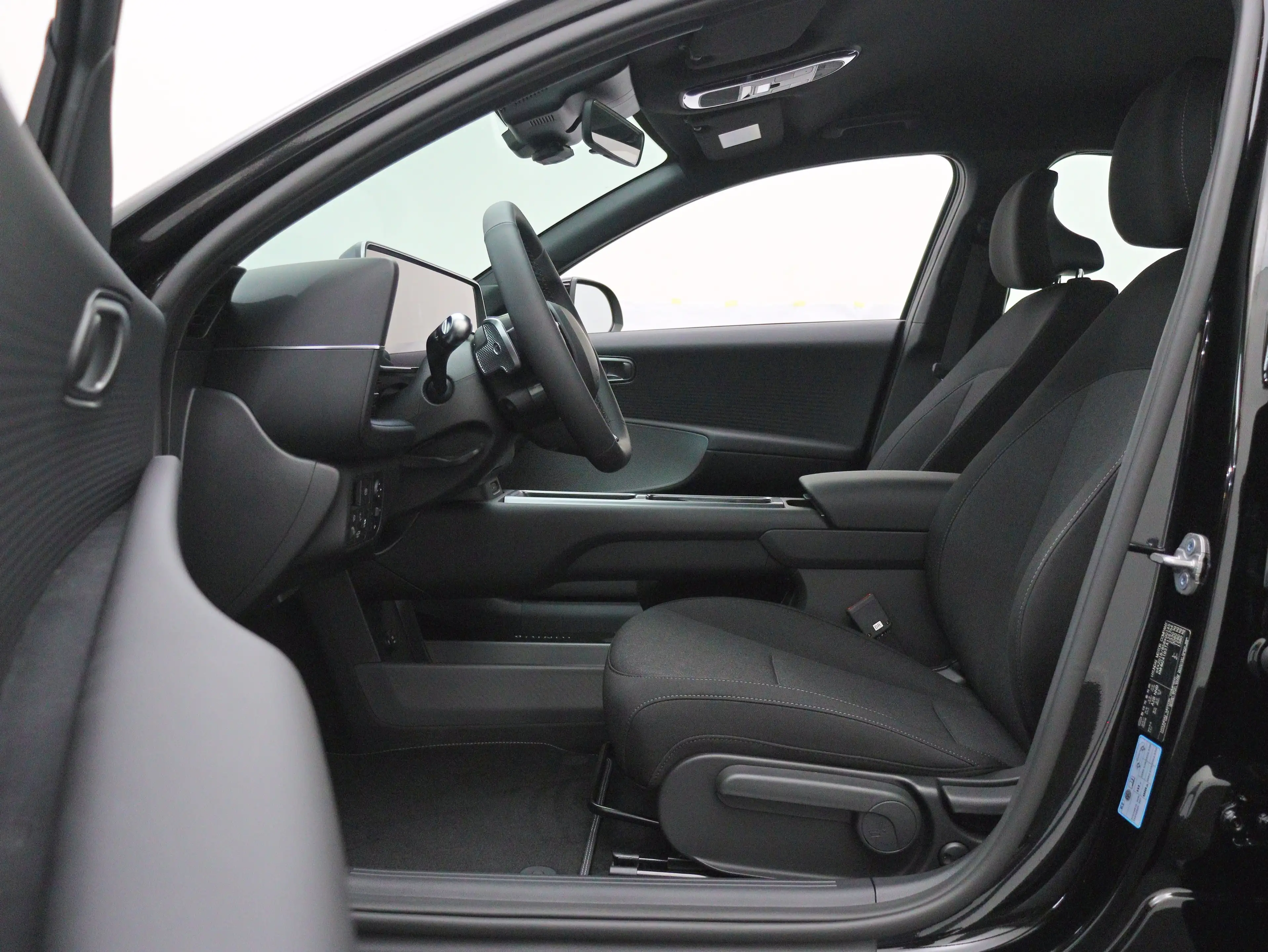 Hyundai IONIQ 6 Electric 63 kWh Pure Edition (Abyss Black Pearl) — photo 13