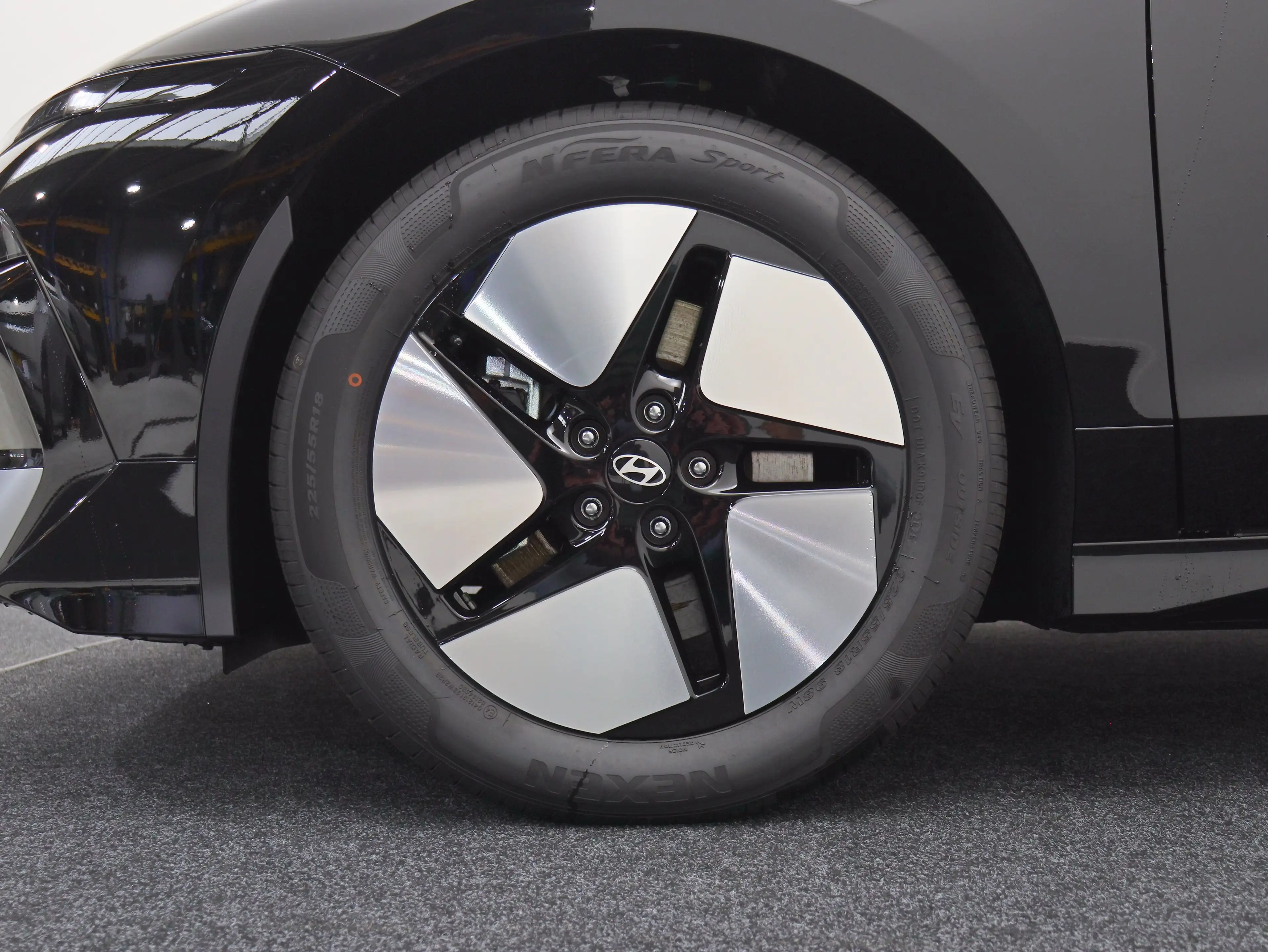 Hyundai IONIQ 6 Electric 63 kWh Pure Edition (Abyss Black Pearl) — photo 7