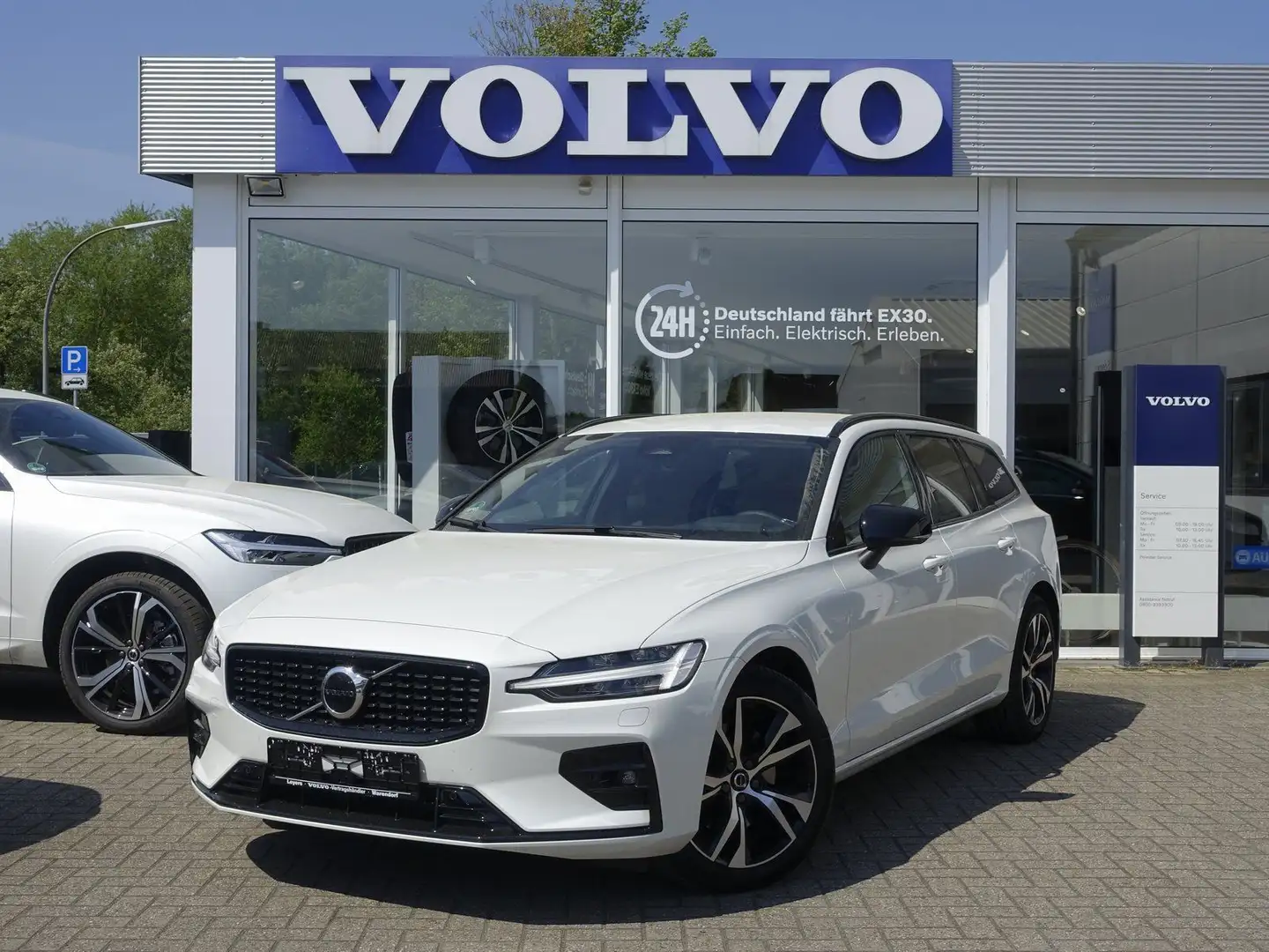 Volvo V60 Plus B4 Dark/Kamera/Carplay/H&K/Memory Blanc - 1