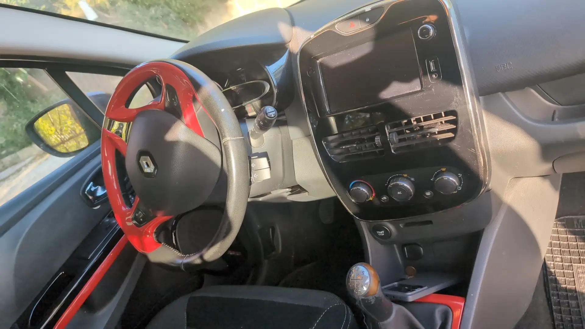 Renault Clio 5p 1.2 16v Yahoo c/radio - 2